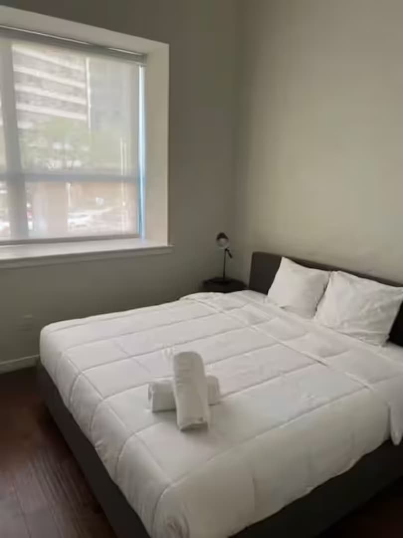 Newark Apartment: 10 Central Ave