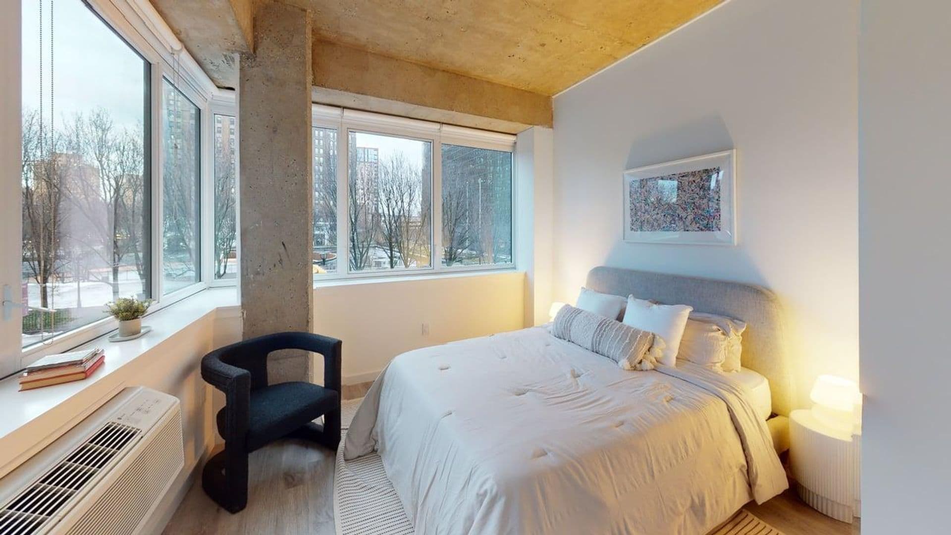 Newark Apartment: 10 Commerce Court