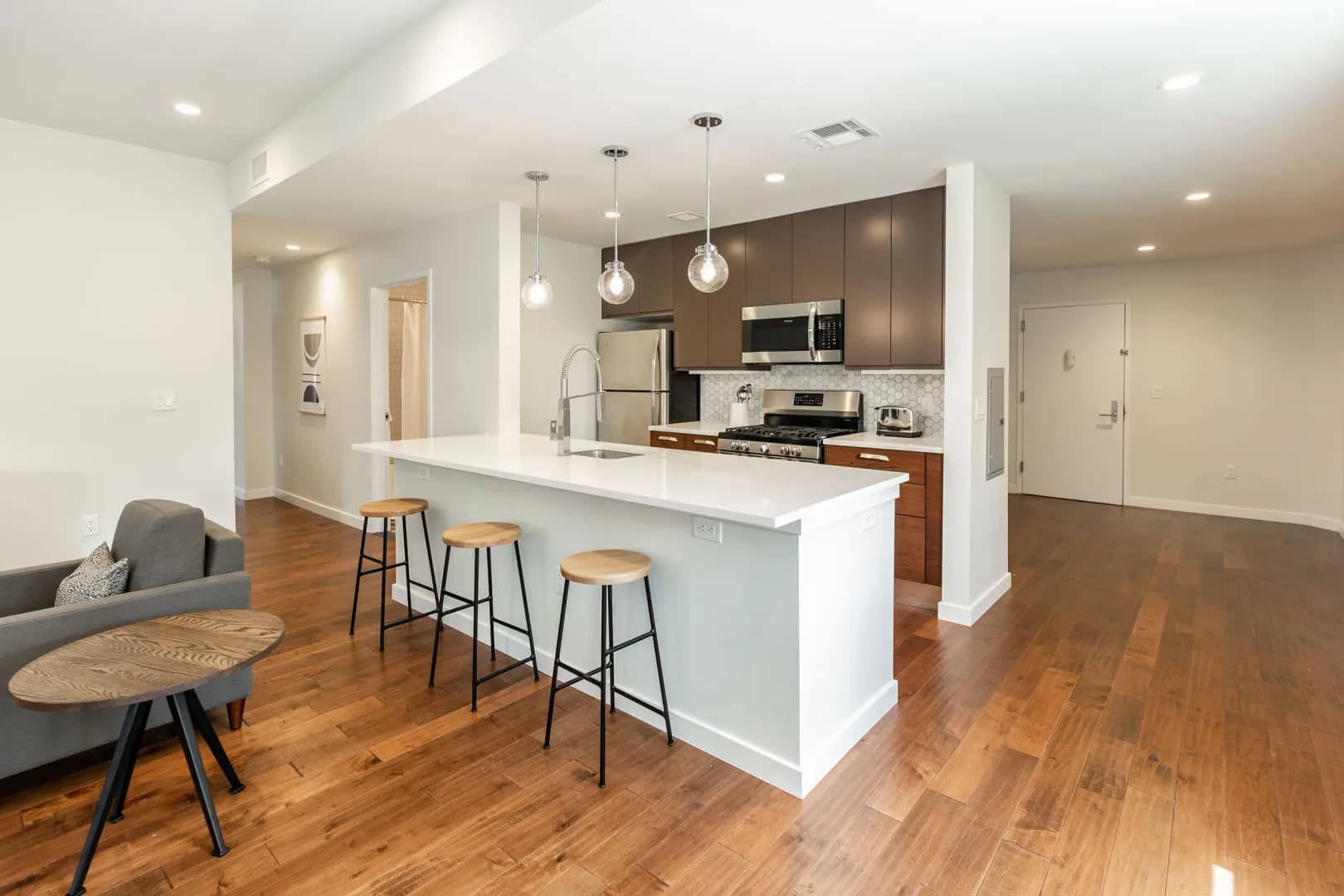 Newark Apartment: 10 Central Ave