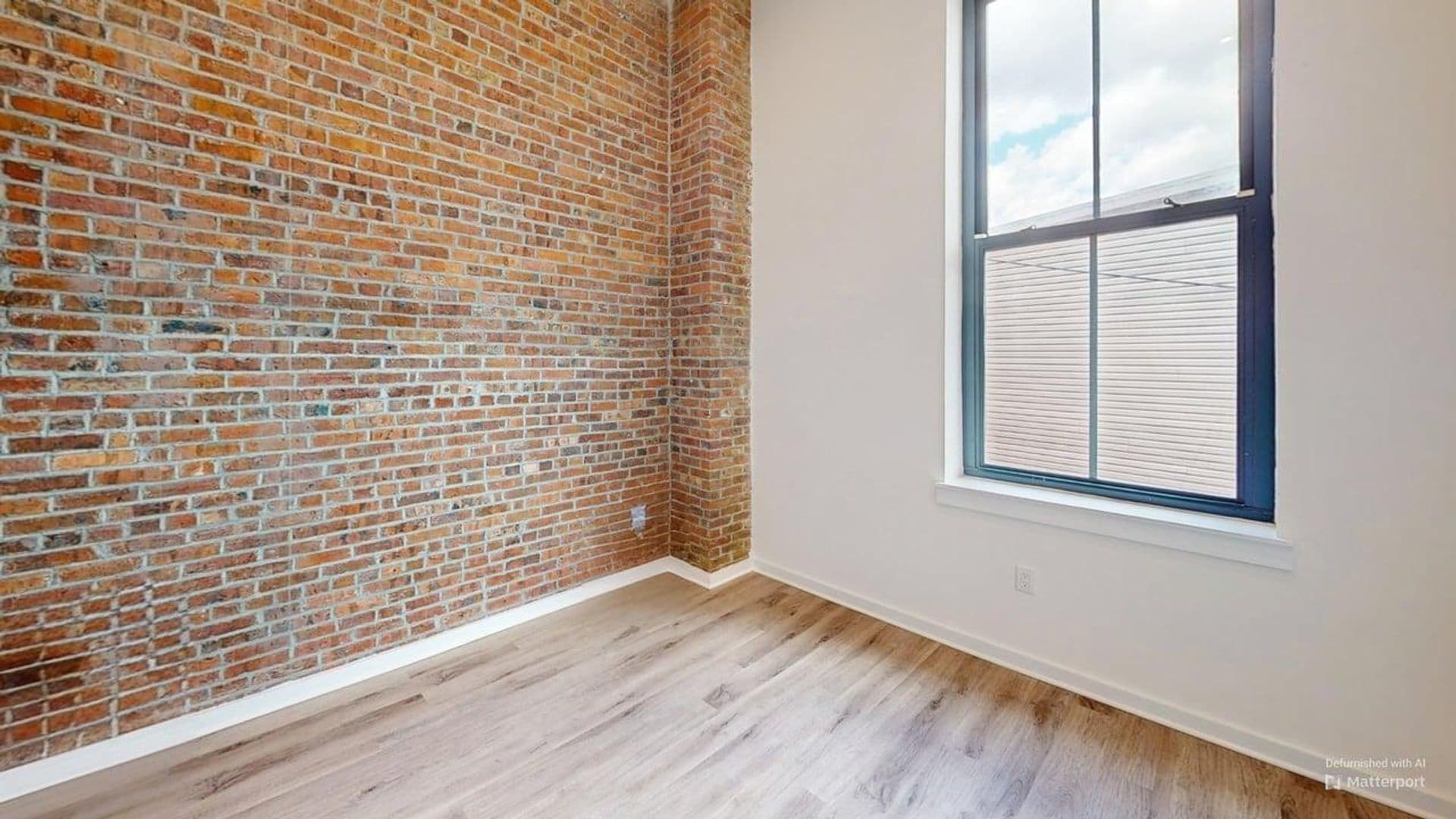 Newark Apartment: 70 Roseville Ave