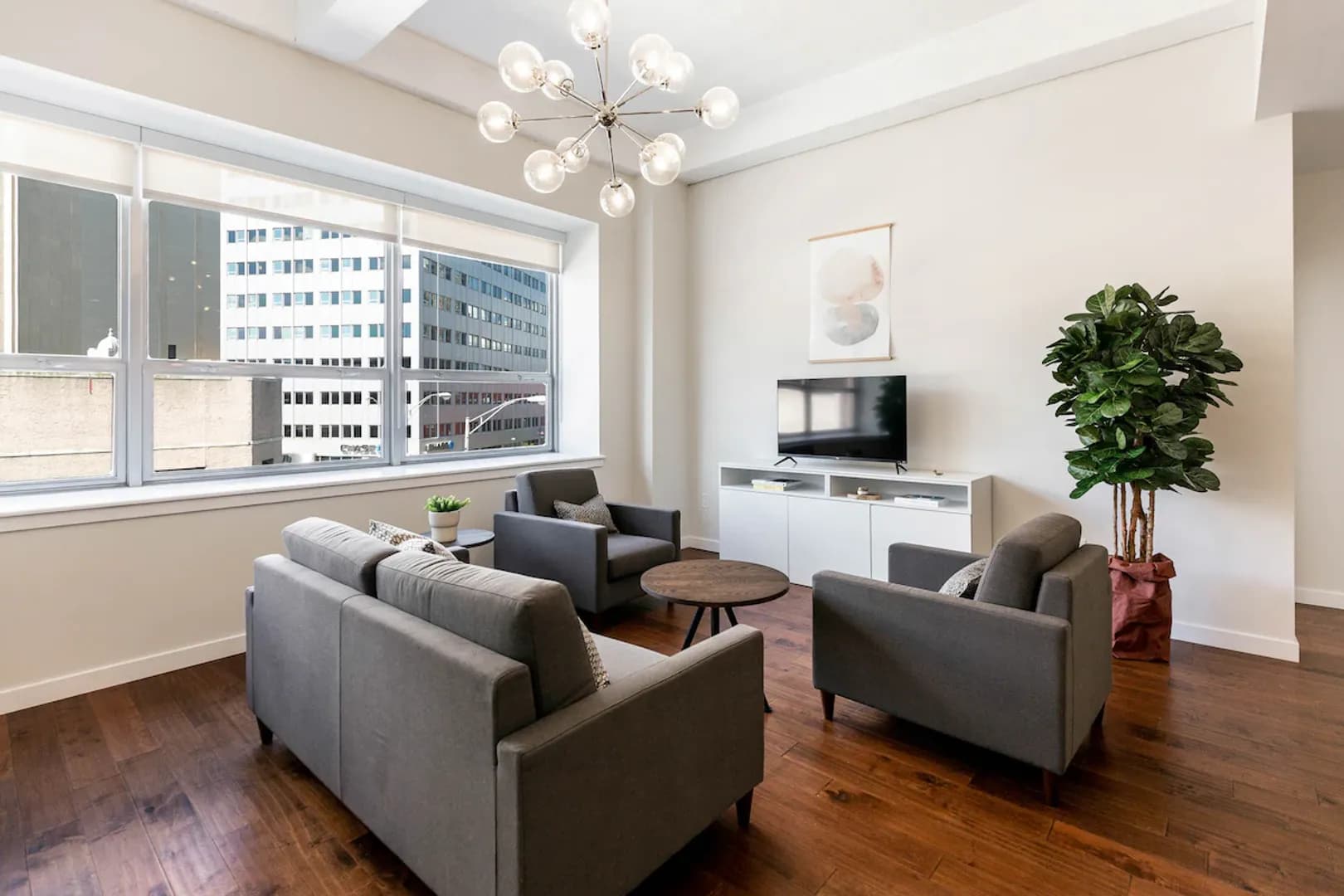 Newark Apartment: 10 Central Ave