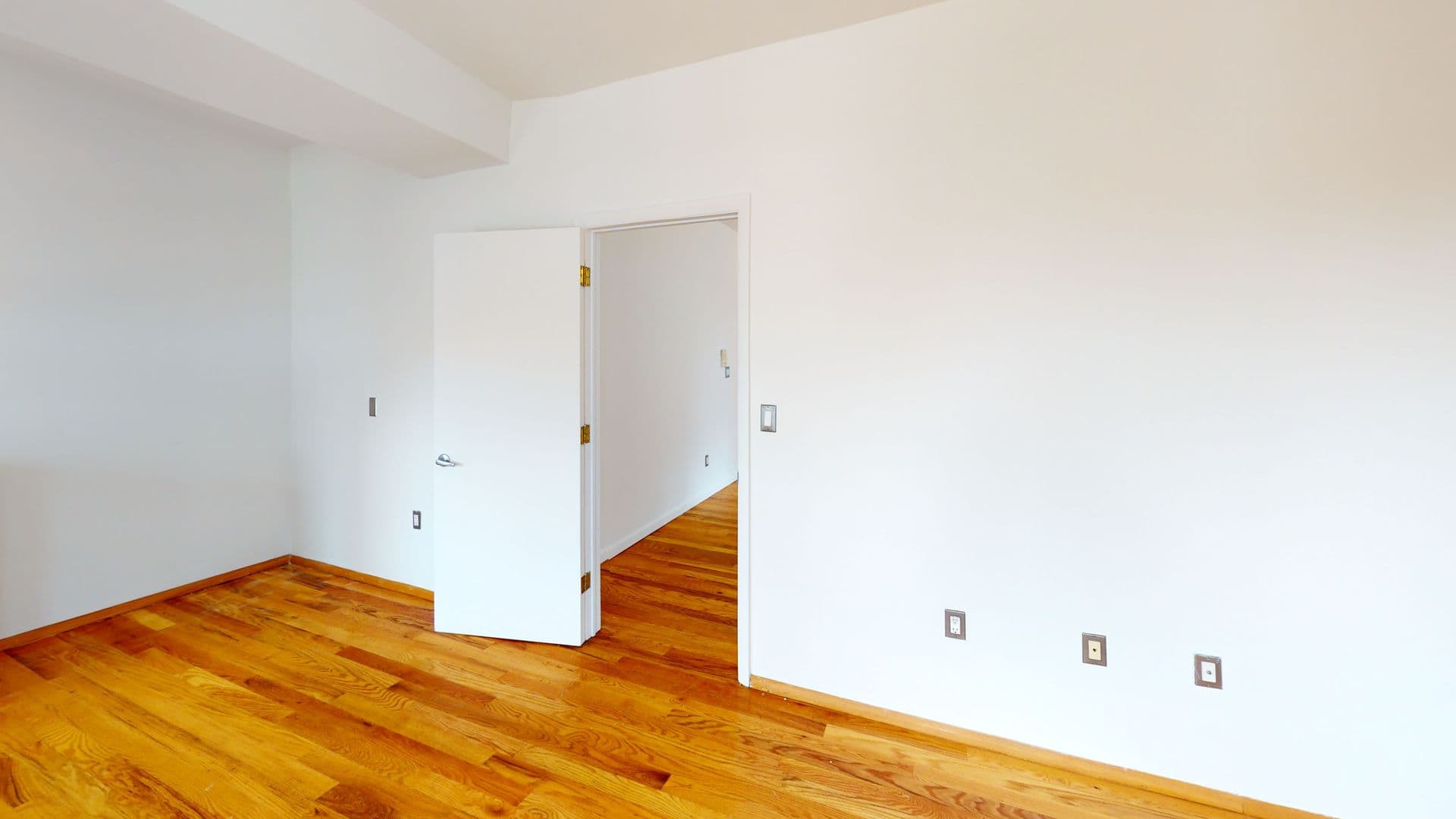 Newark Apartment: 15 Fulton St