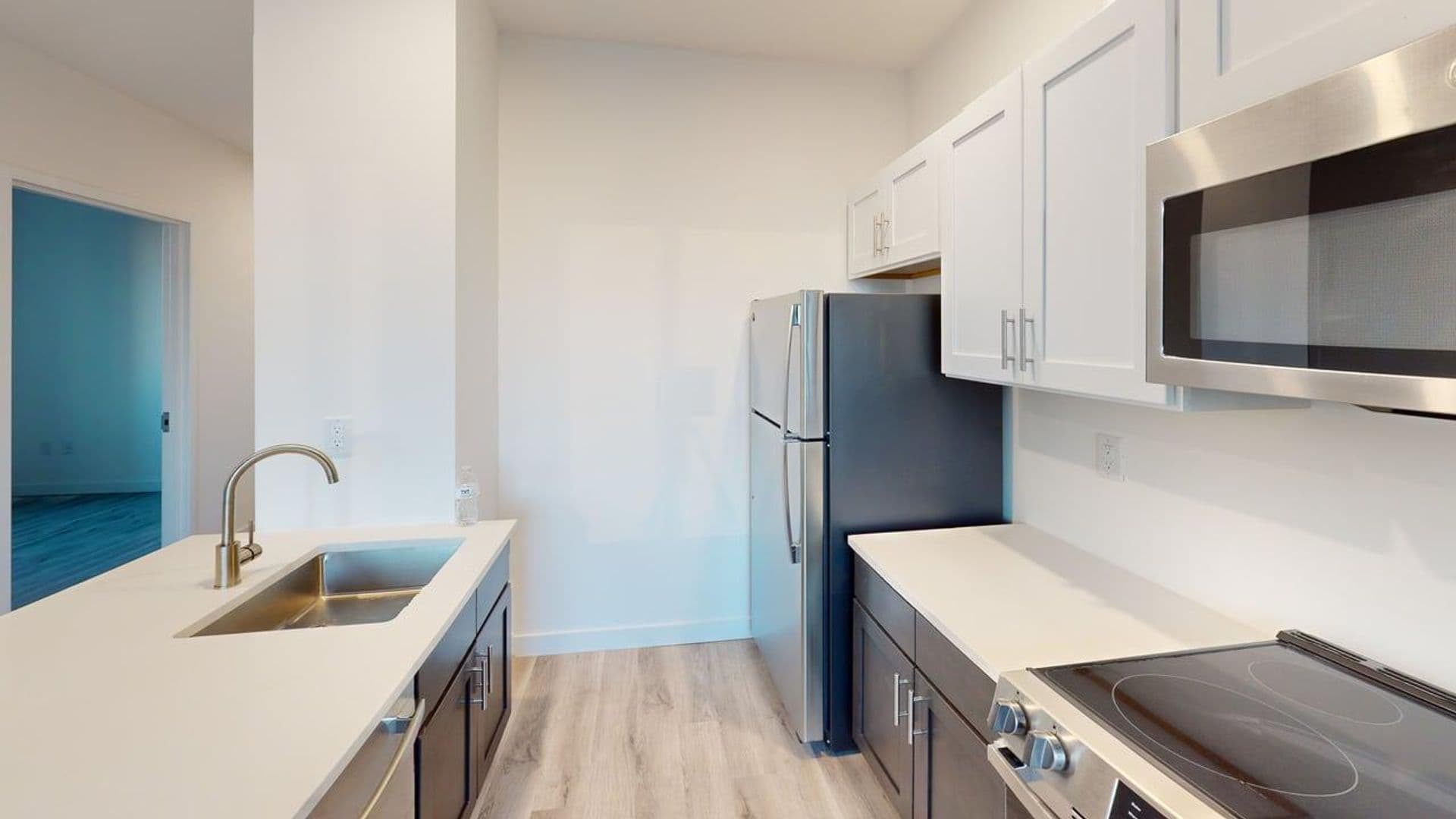 Newark Apartment: 10 Commerce Court