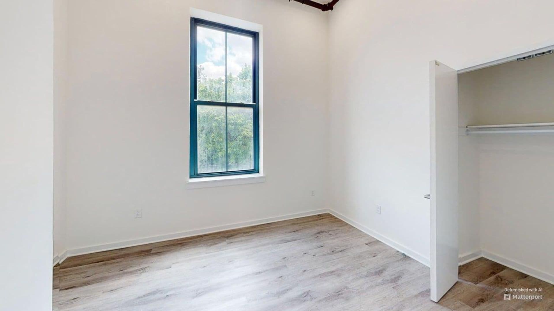 Newark Apartment: 70 Roseville Ave