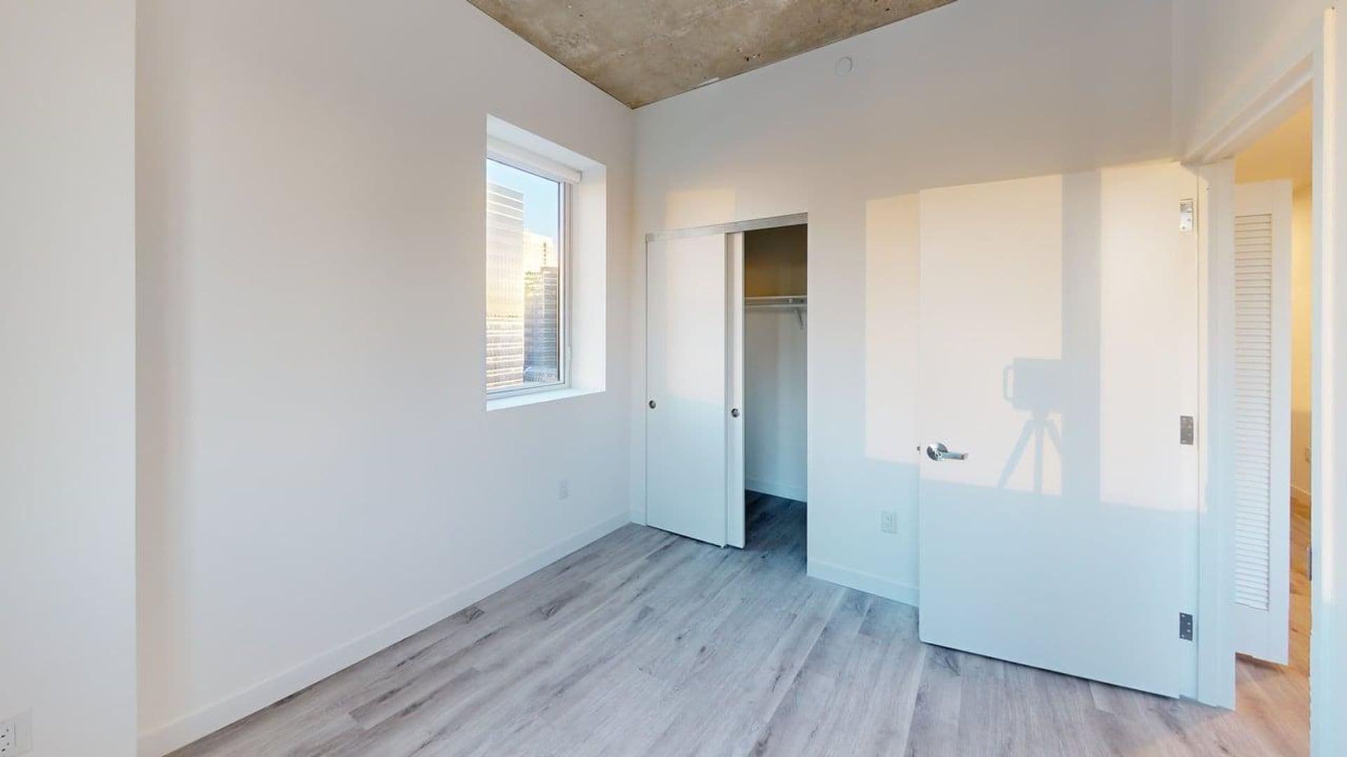 Newark Apartment: 10 Commerce Court