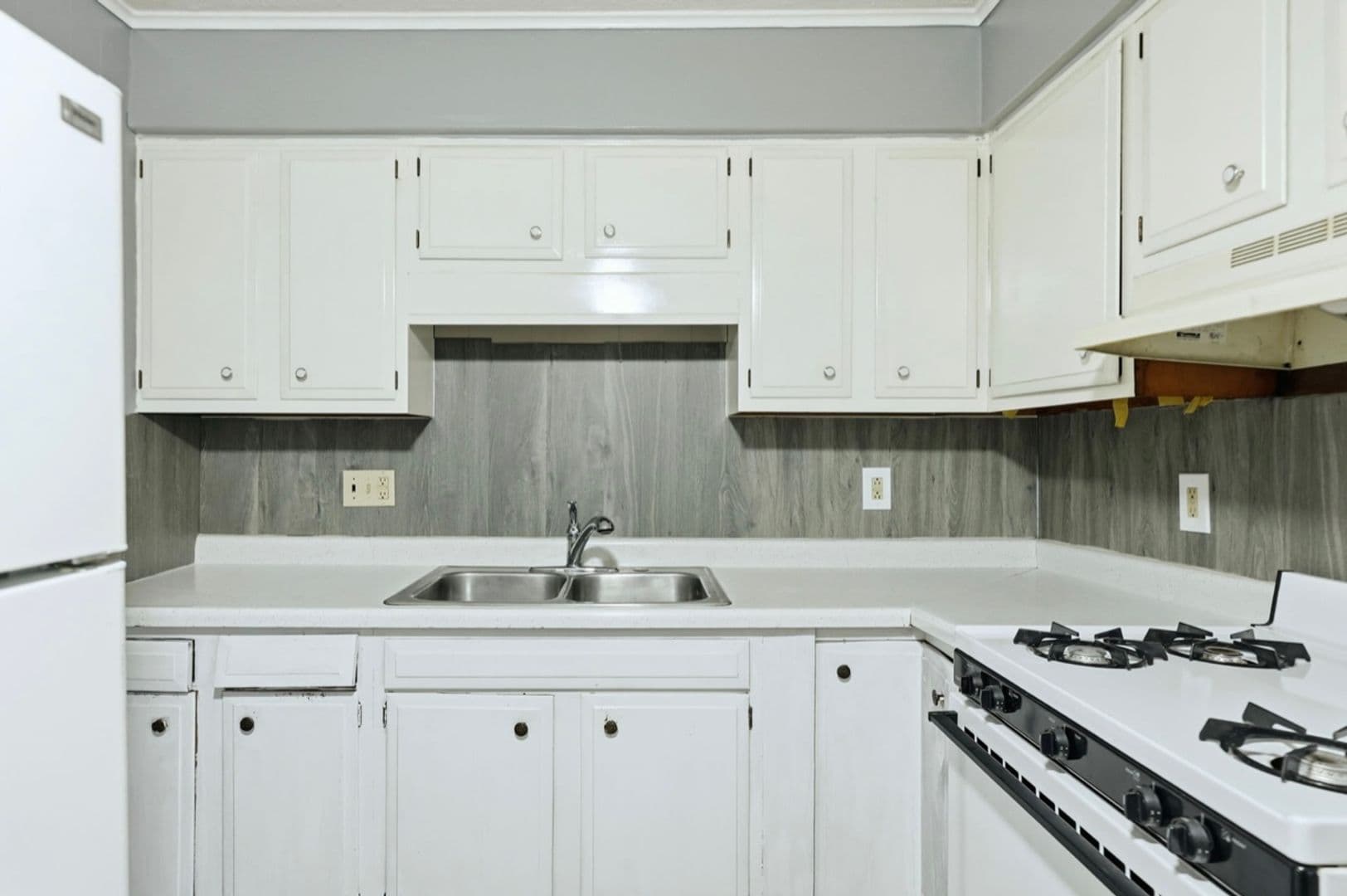 Saginaw Apartment: 1610 Court St.