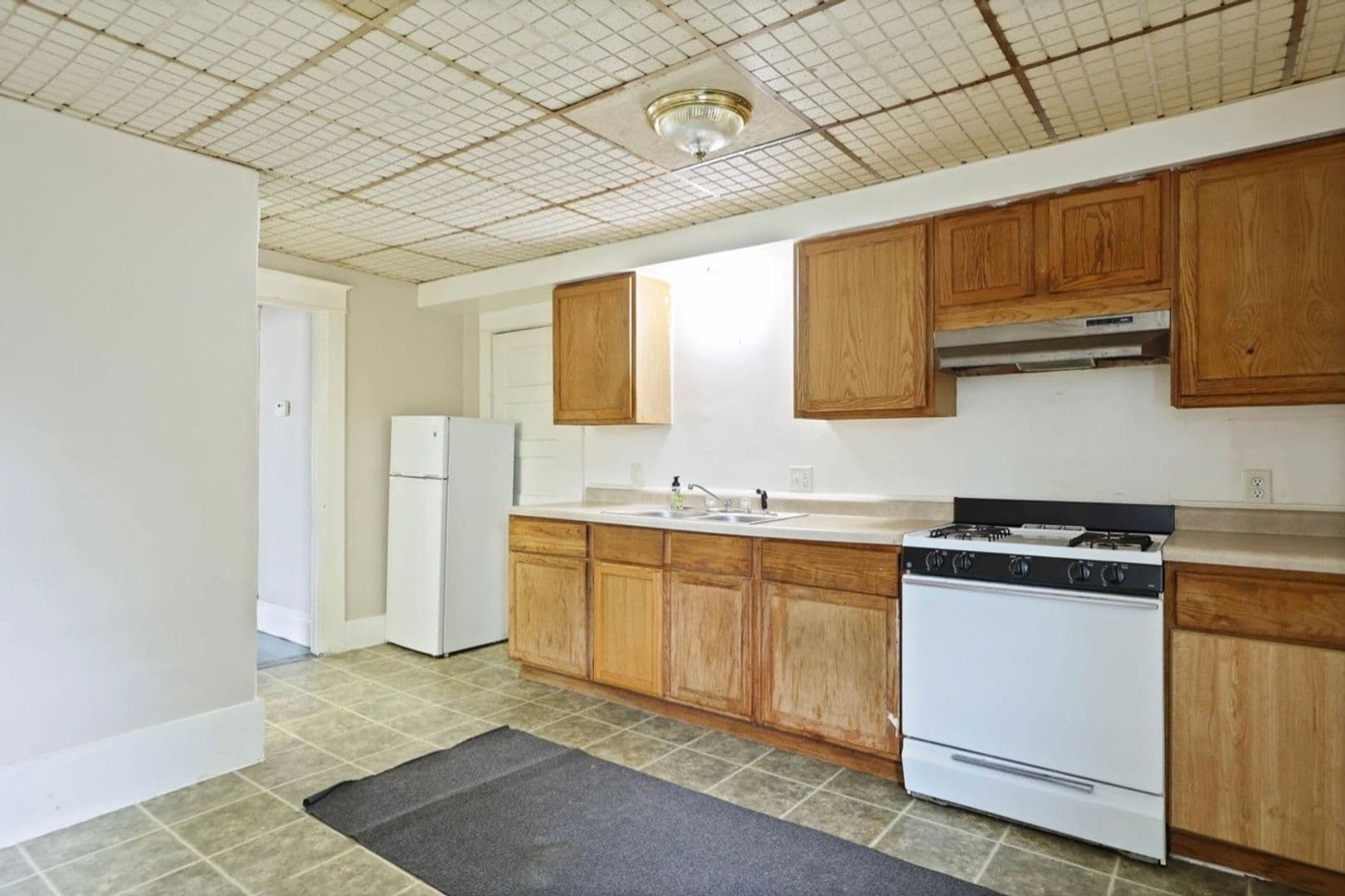 Saginaw Apartment: 1921 N Bond