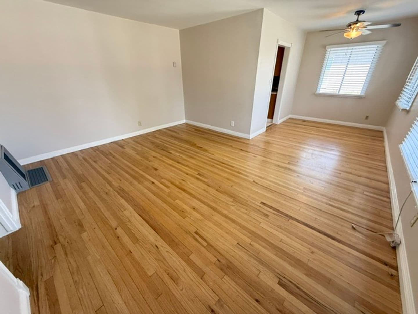 LAKEWOOD House: 6008 GREENMEADOW RD