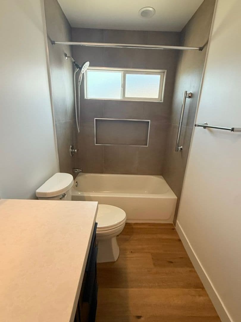MONTEREY PARK House: 433 W HAMMEL ST