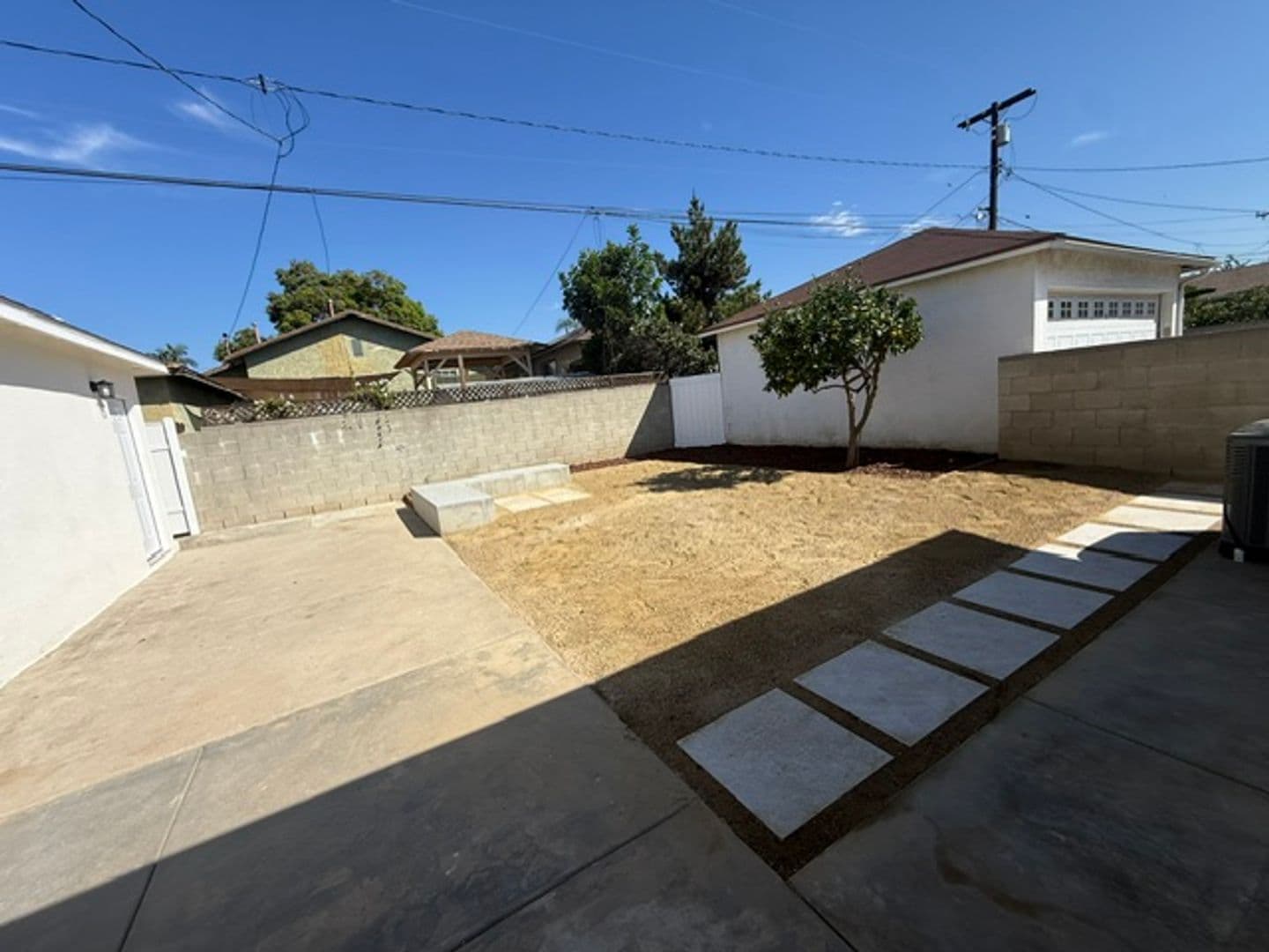 MONTEREY PARK House: 433 W HAMMEL ST