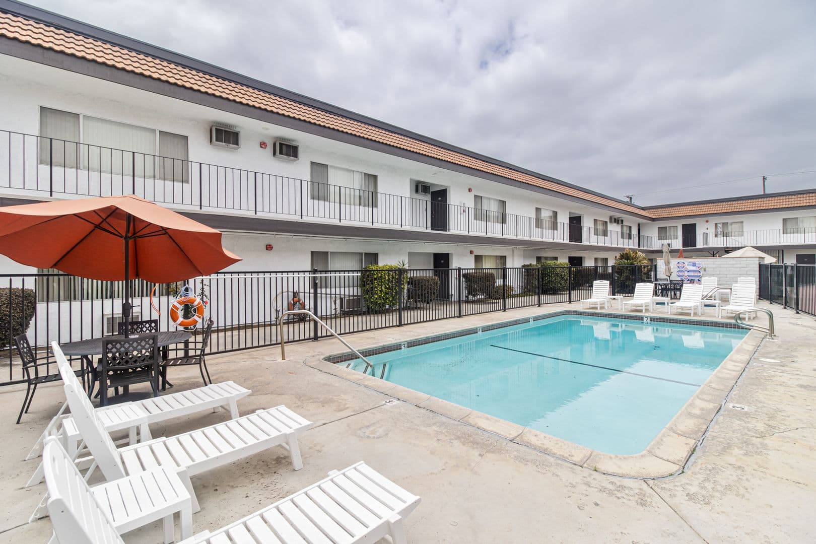 BELLFLOWER Apartment: 17818 WOODRUFF AVENUE
