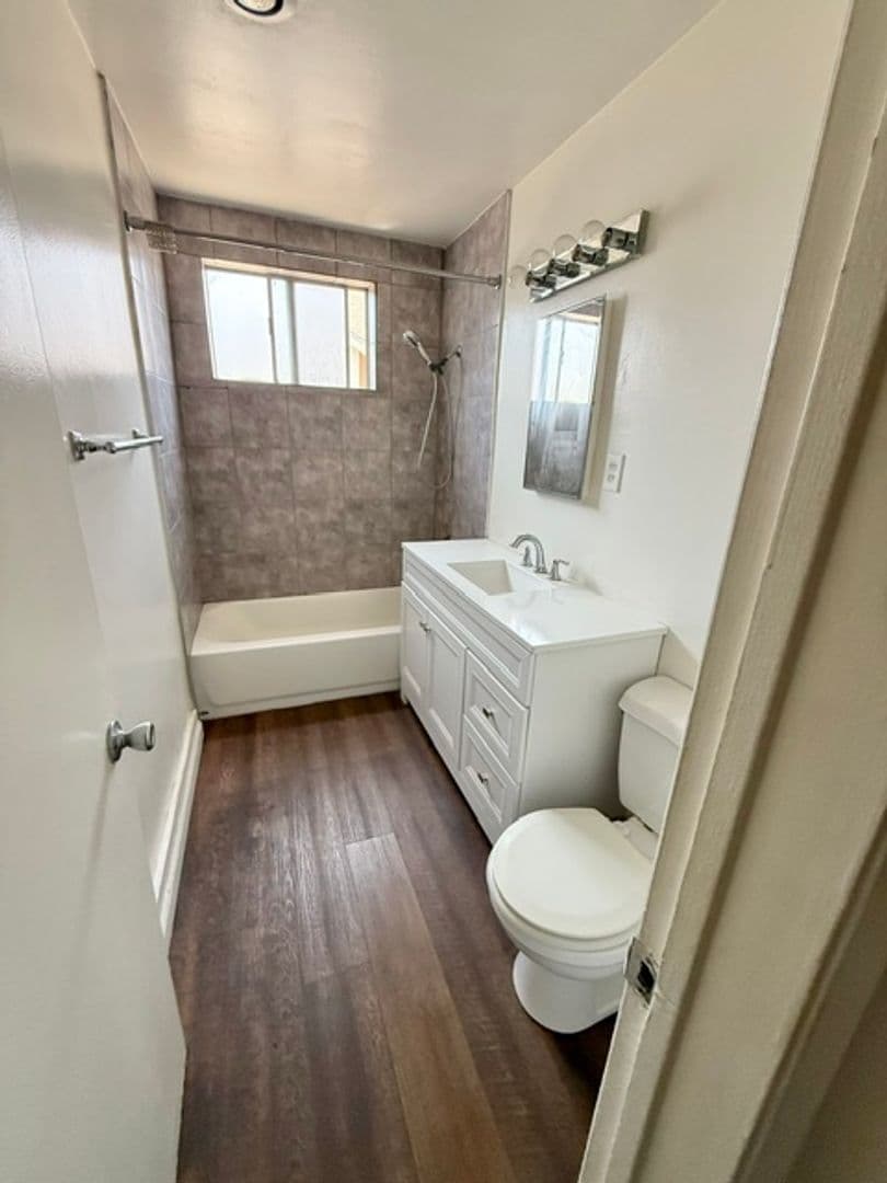 BELLFLOWER Apartment: 9830 RAMONA ST