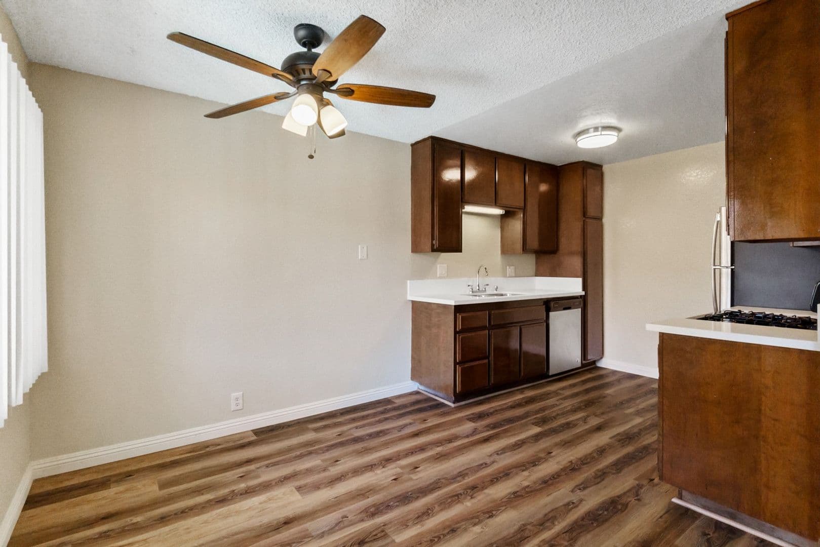 BELLFLOWER Apartment: 17818 WOODRUFF AVENUE