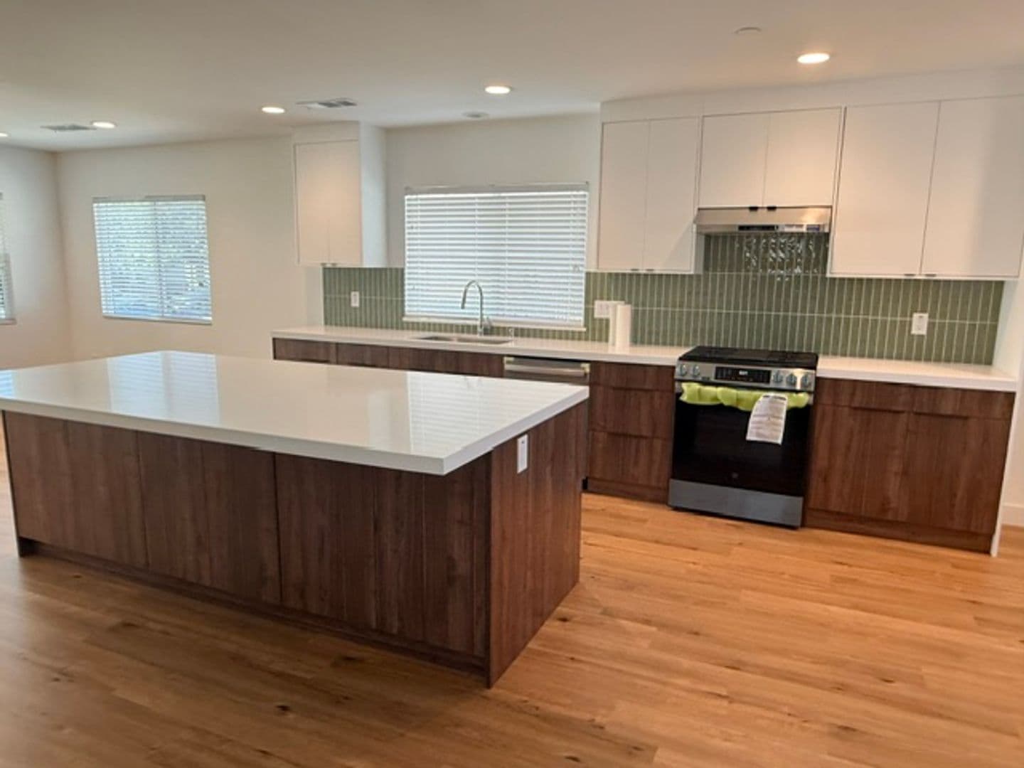 MONTEREY PARK House: 433 W HAMMEL ST