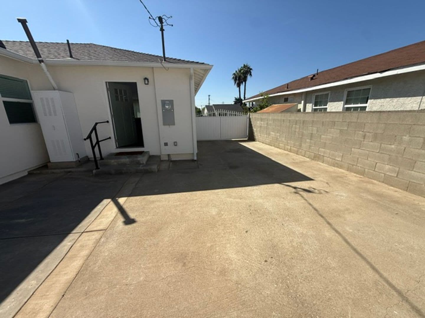 MONTEREY PARK House: 433 W HAMMEL ST