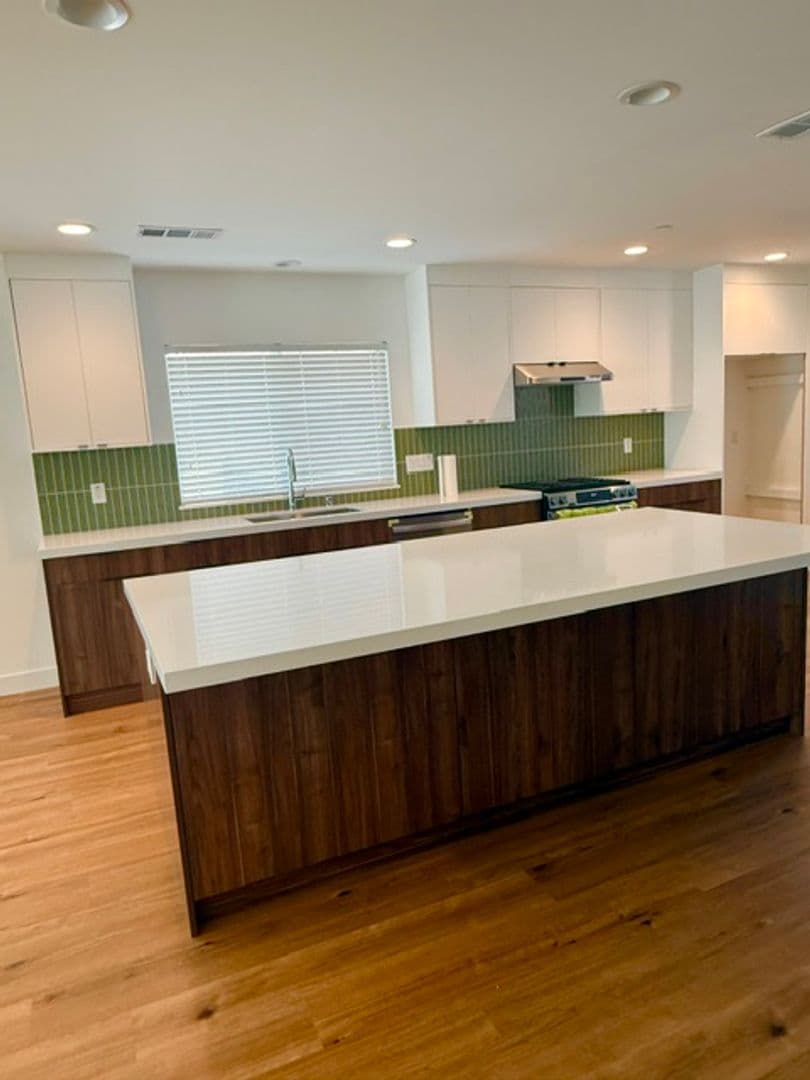 MONTEREY PARK House: 433 W HAMMEL ST