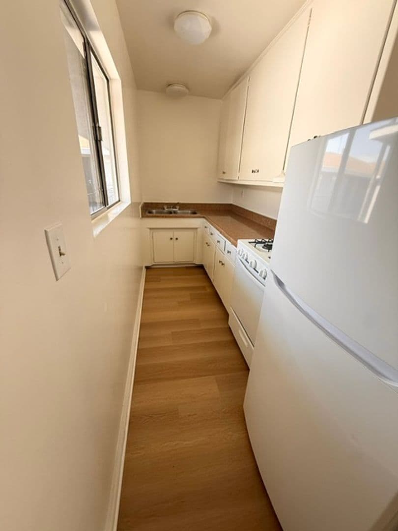LYNWOOD Apartment: 3360 MARTIN L. KING - 15