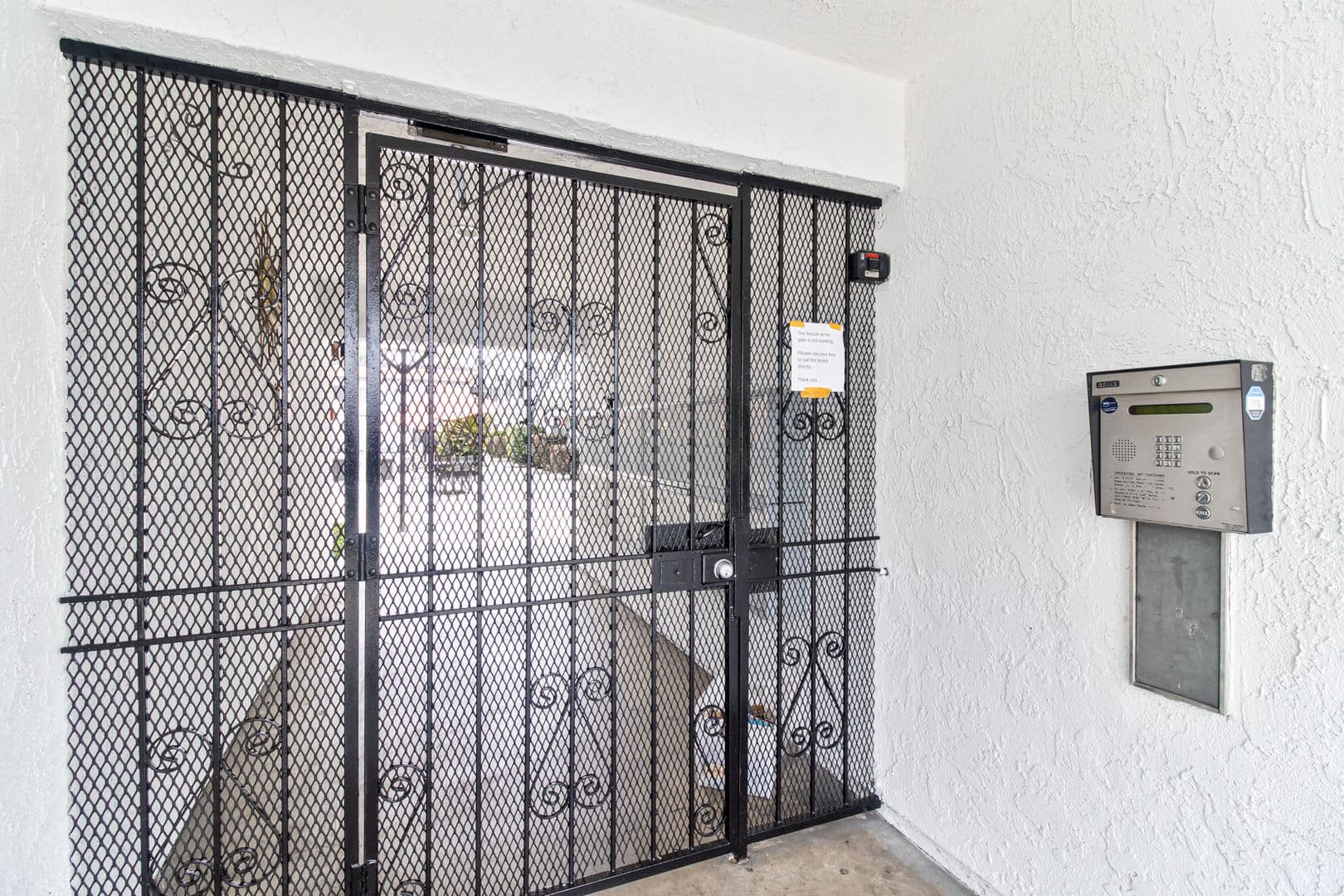BELLFLOWER Apartment: 17818 WOODRUFF AVENUE