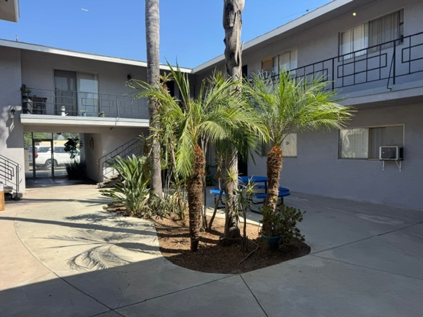 LYNWOOD Apartment: 3360 MARTIN L. KING - 15