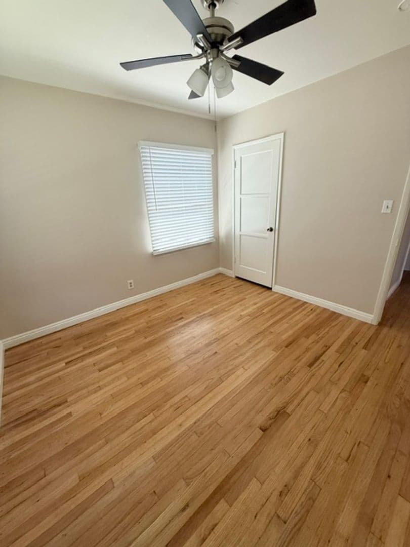LAKEWOOD House: 6008 GREENMEADOW RD