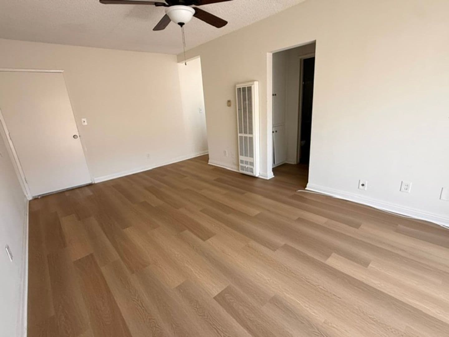 LYNWOOD Apartment: 3360 MARTIN L. KING - 15