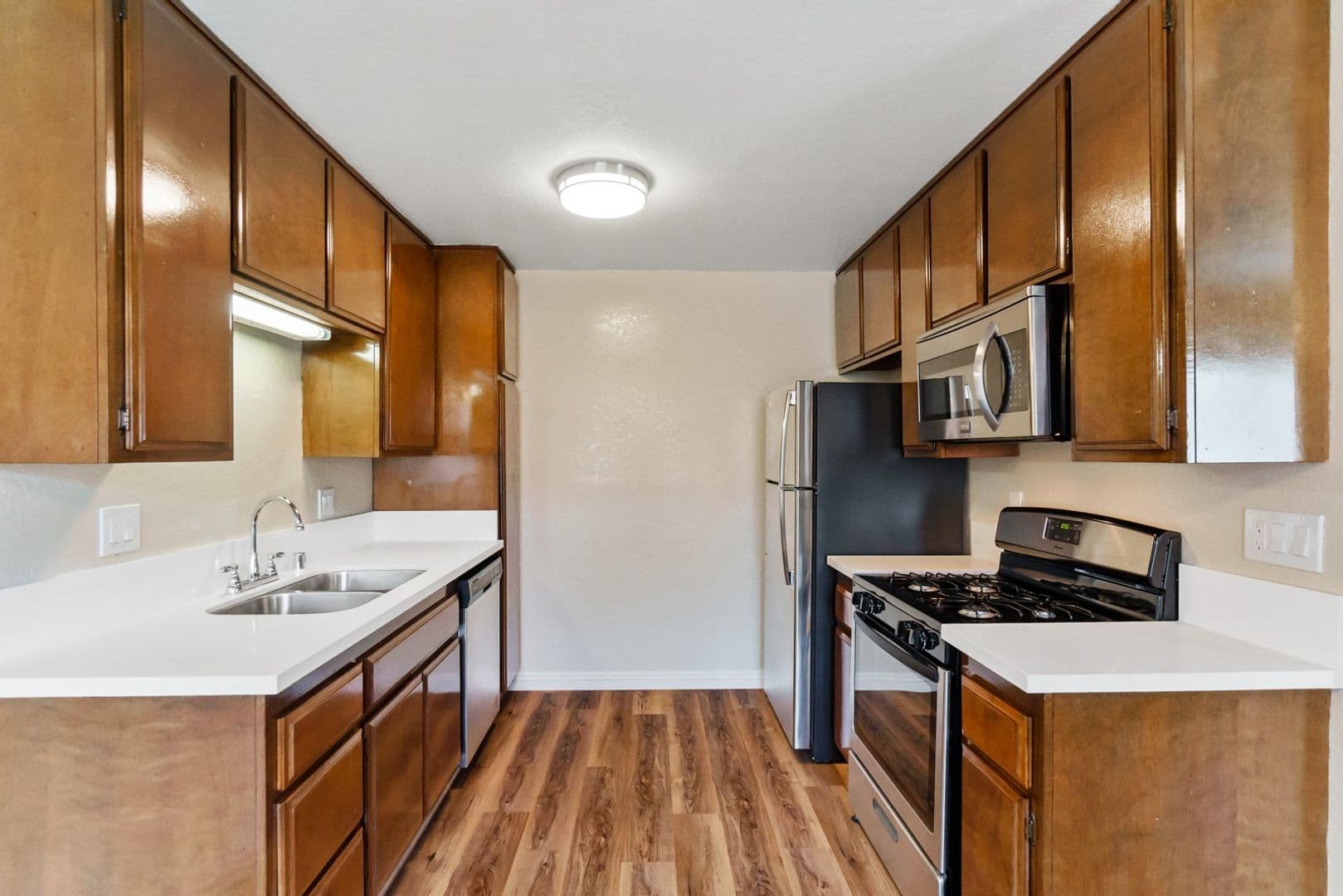 BELLFLOWER Apartment: 17818 WOODRUFF AVENUE