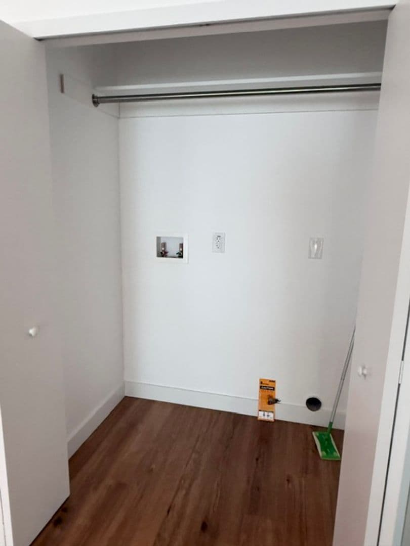 MONTEREY PARK House: 433 W HAMMEL ST