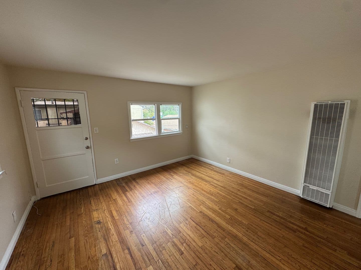 LONG BEACH Apartment: 14 W PLEASANT ST