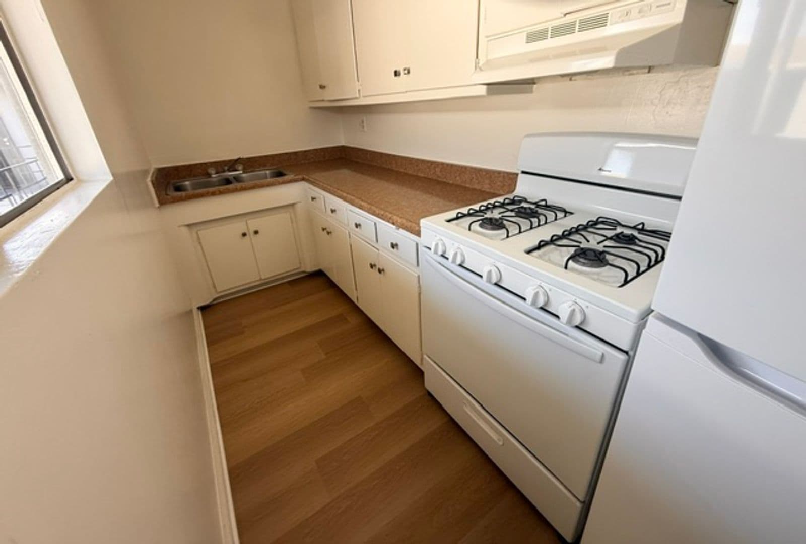 LYNWOOD Apartment: 3360 MARTIN L. KING - 15