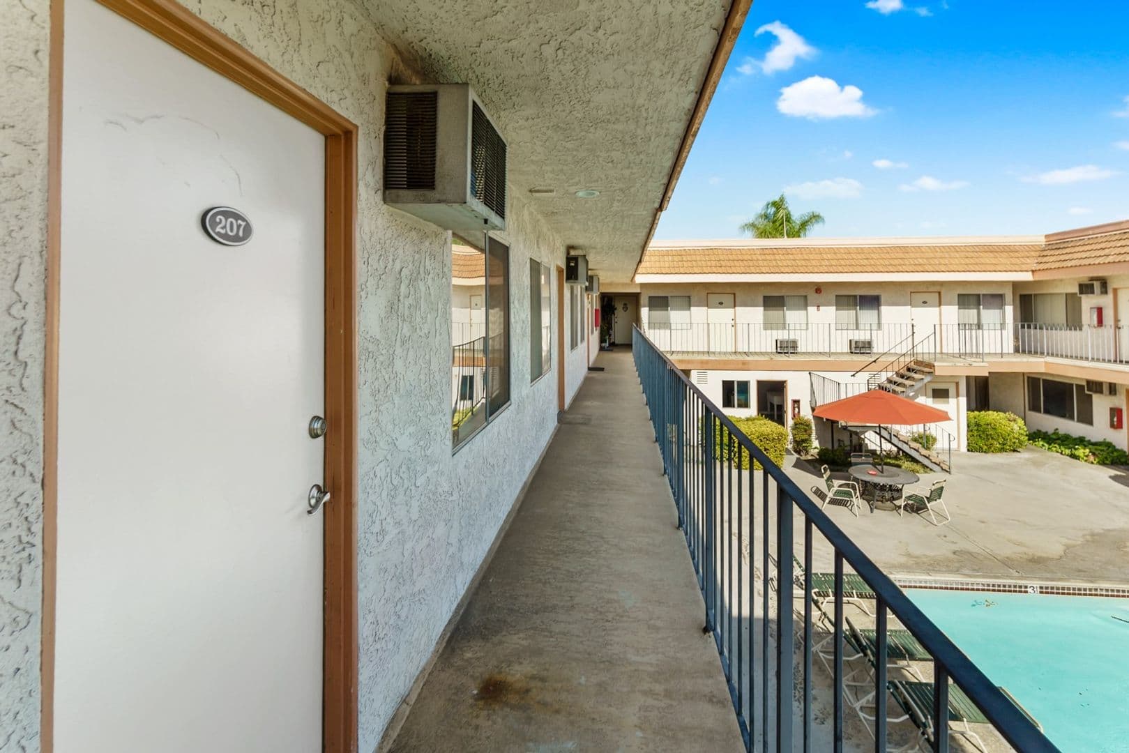 BELLFLOWER Apartment: 17818 WOODRUFF AVENUE