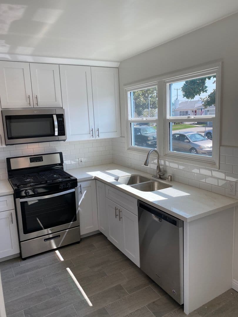 LAKEWOOD House: 3941 ELSA ST