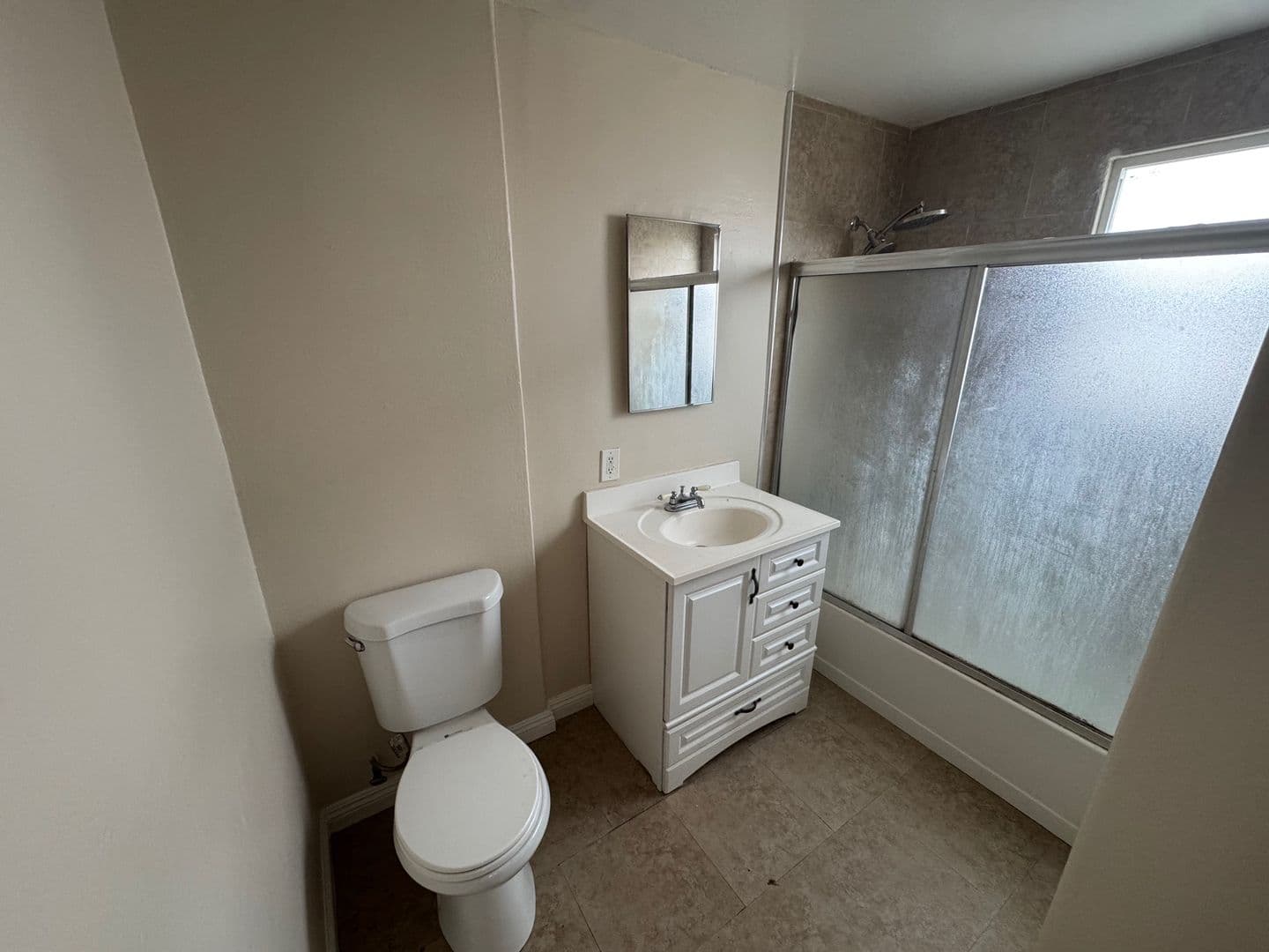 LONG BEACH Apartment: 14 W PLEASANT ST