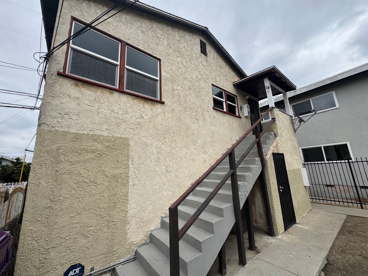LONG BEACH Apartment: 14 W PLEASANT ST