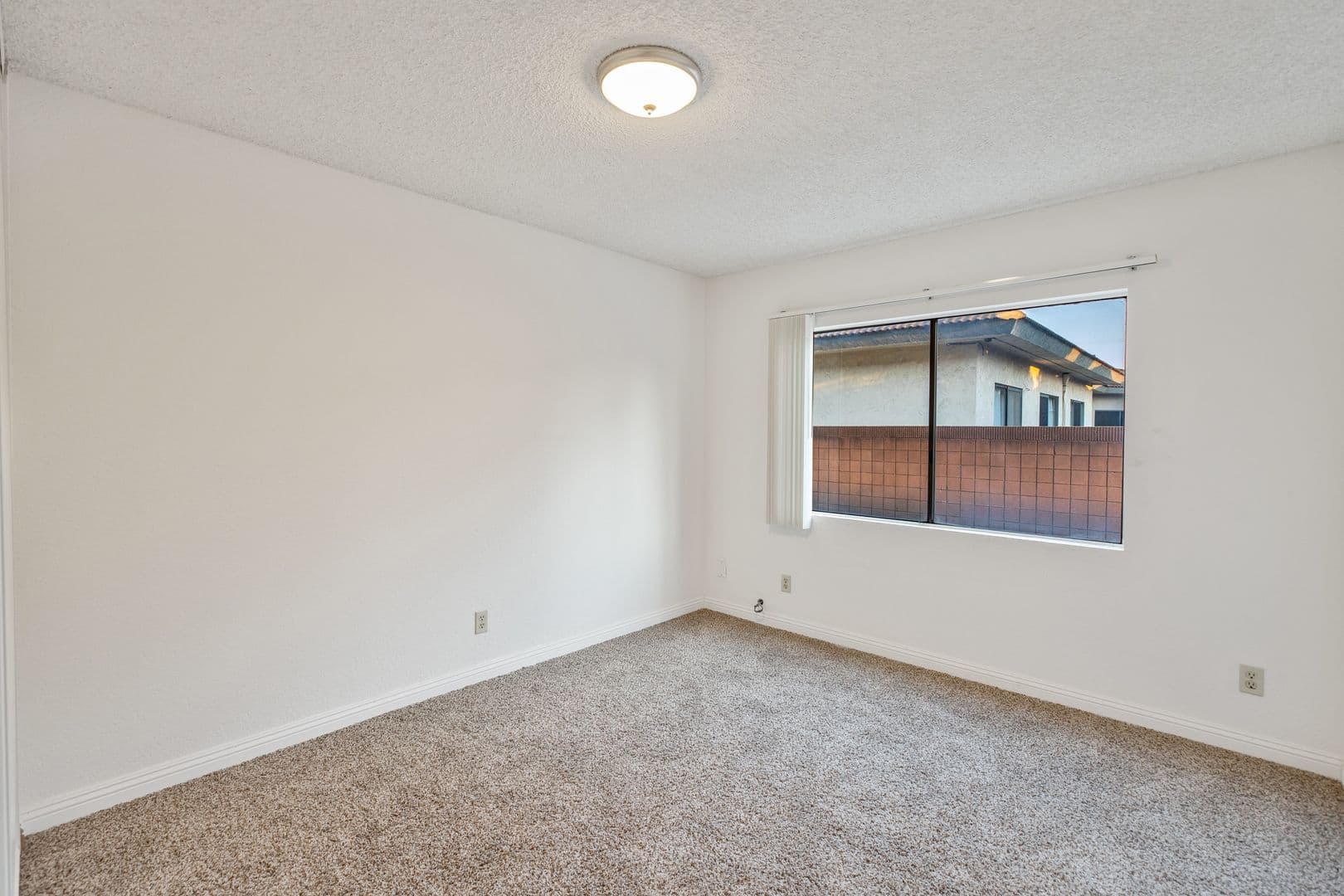 BELLFLOWER Apartment: 17818 WOODRUFF AVENUE