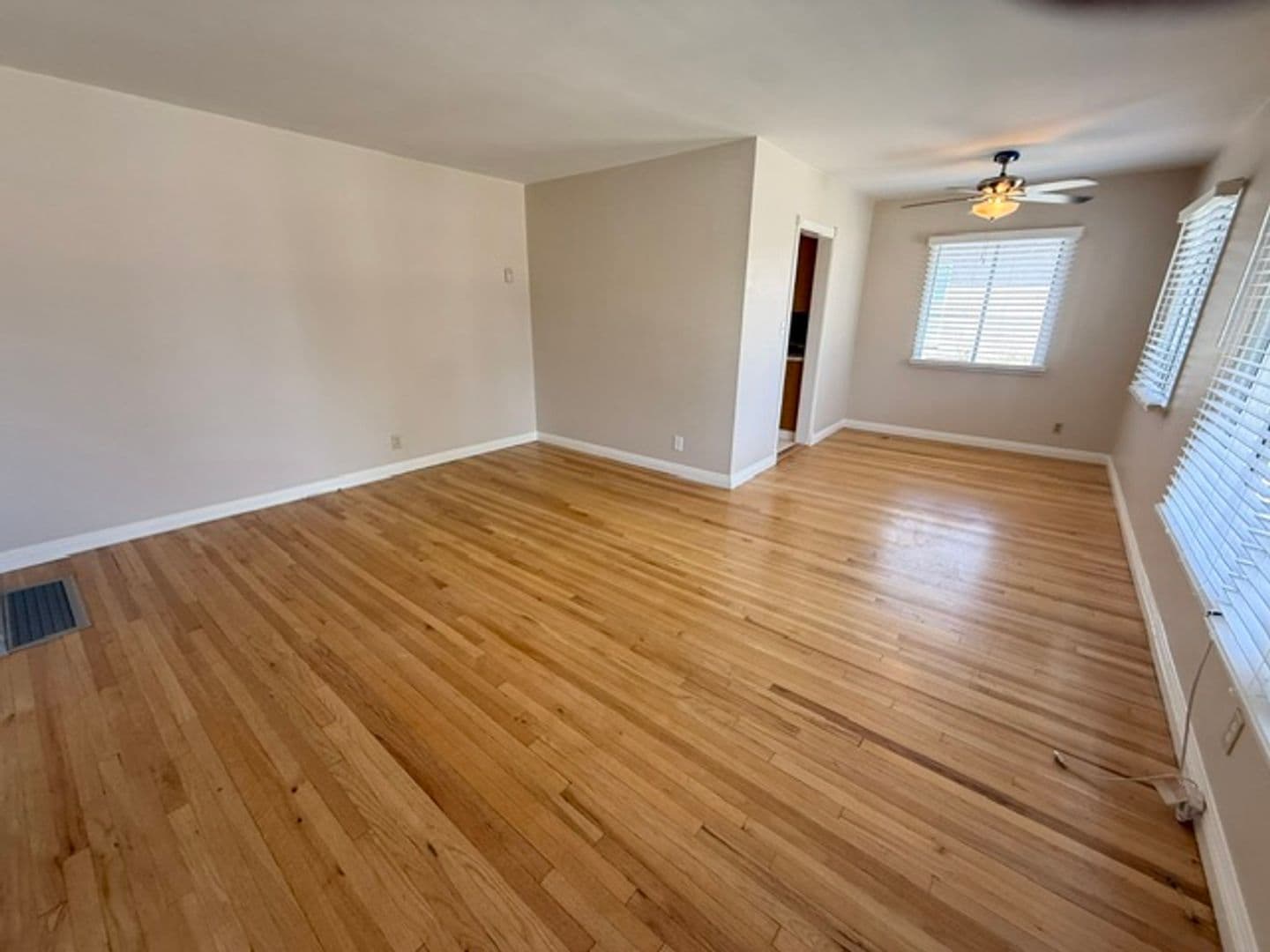 LAKEWOOD House: 6008 GREENMEADOW RD