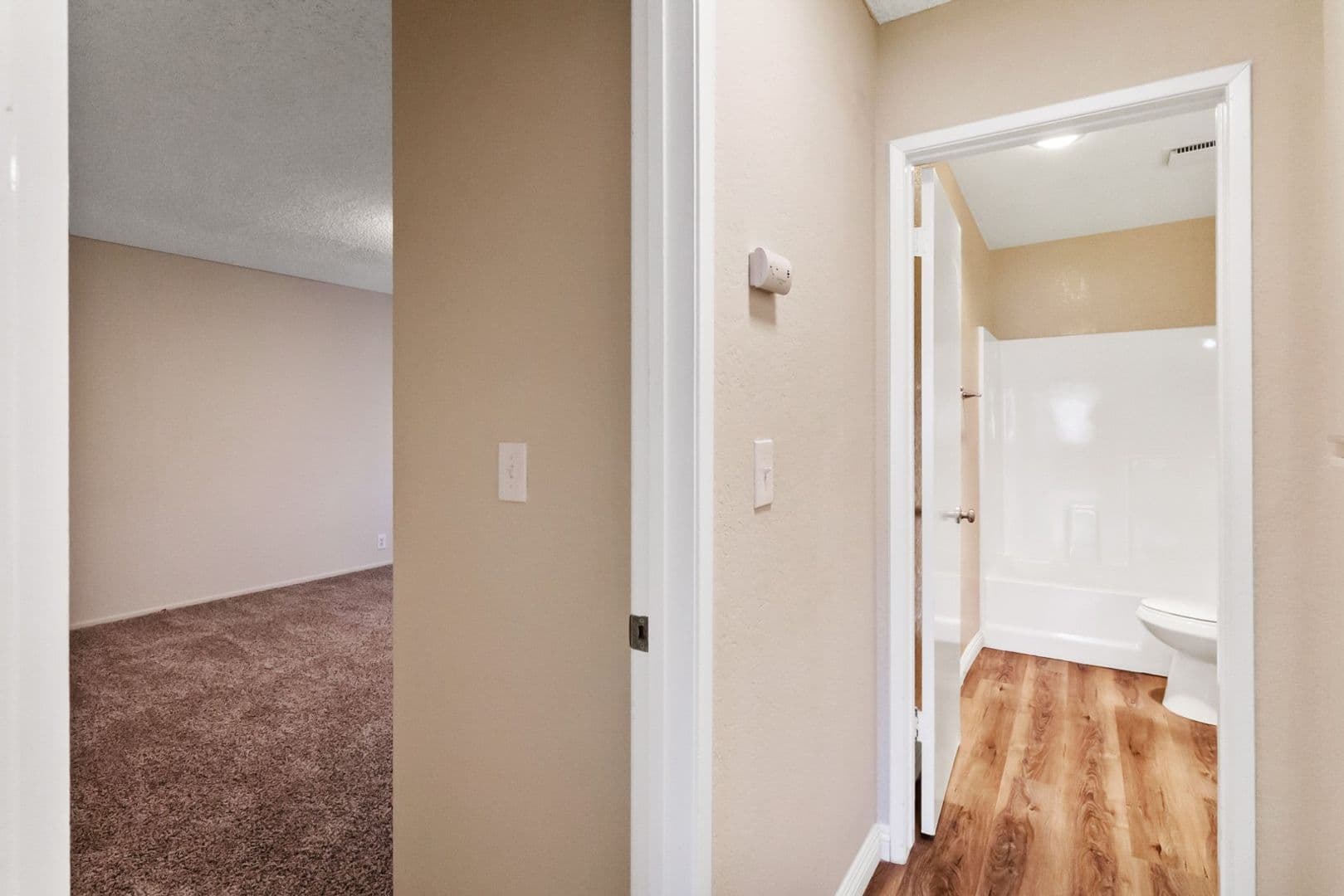 BELLFLOWER Apartment: 17818 WOODRUFF AVENUE