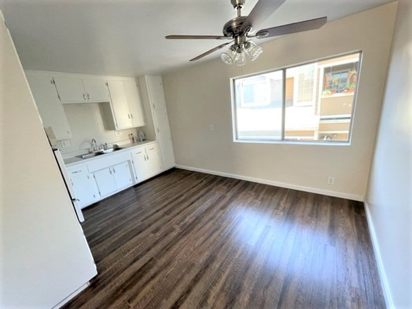 BELLFLOWER Apartment: 9830 RAMONA ST