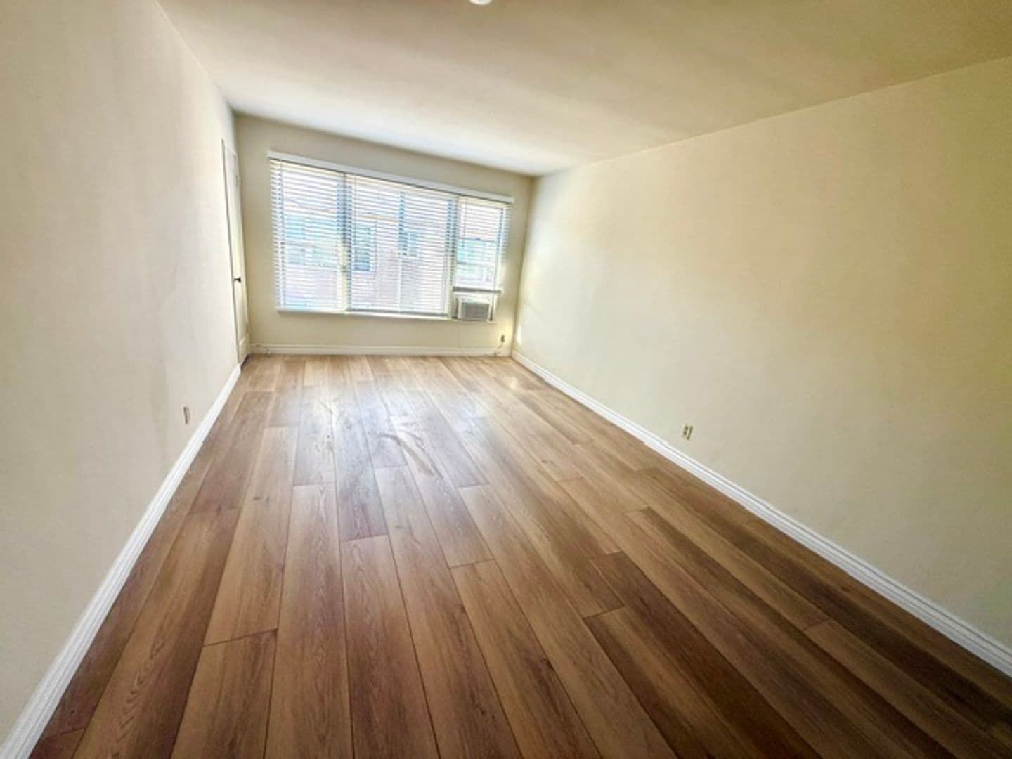 LONG BEACH Apartment: 4621 BANNER DR