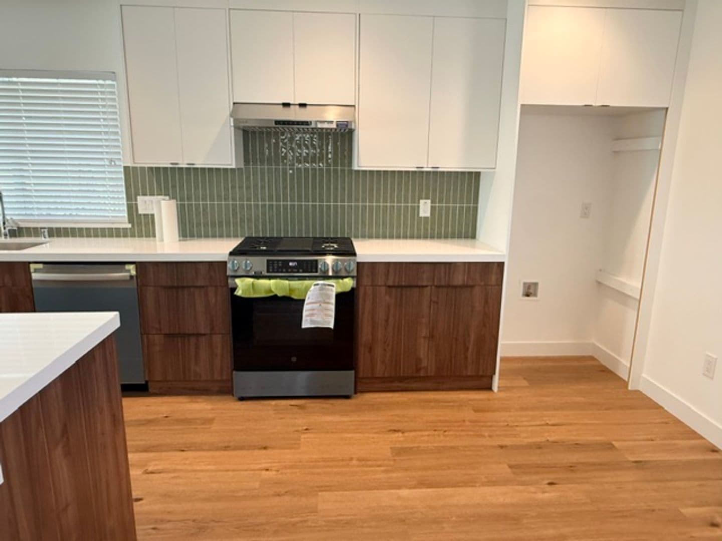 MONTEREY PARK House: 433 W HAMMEL ST