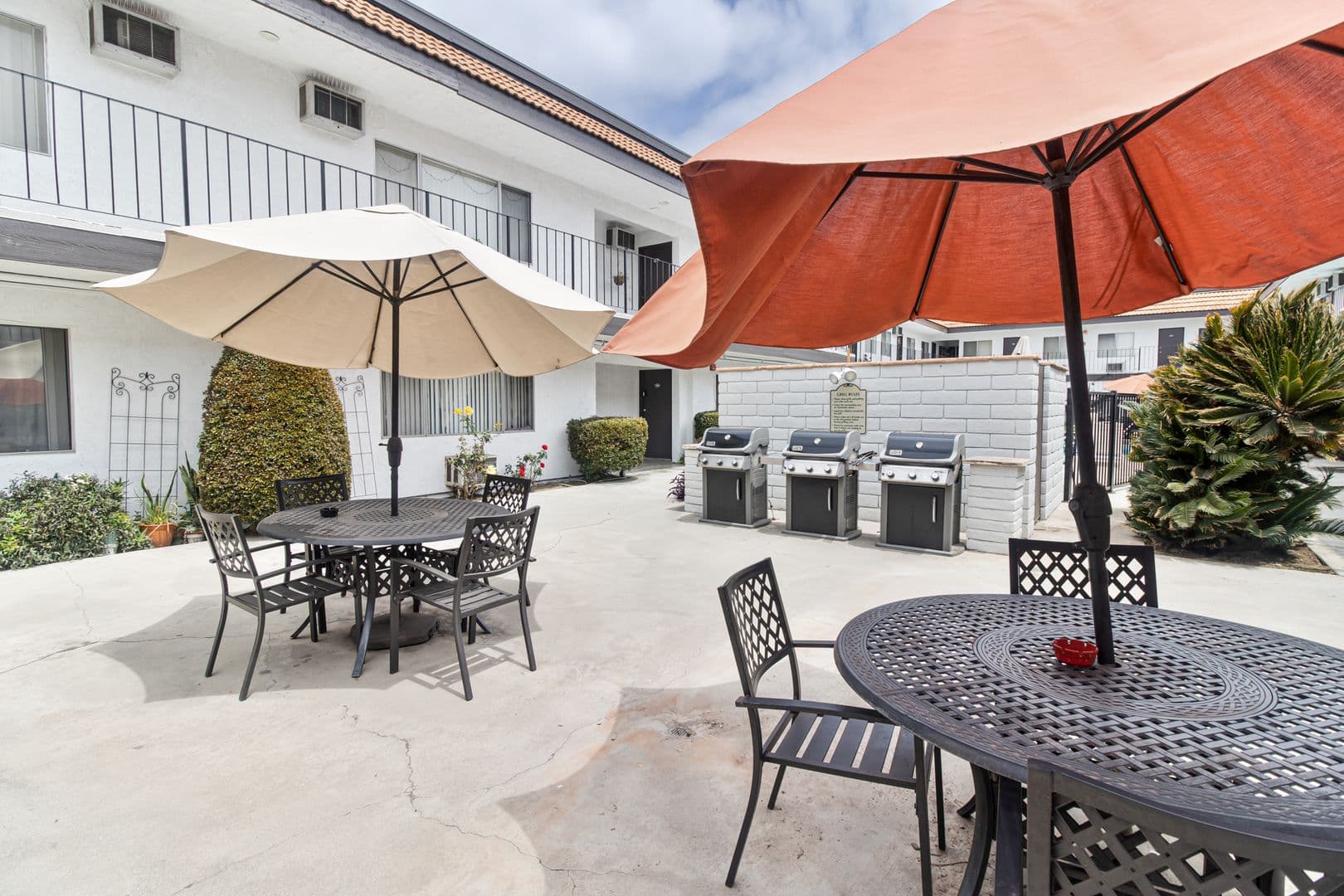 BELLFLOWER Apartment: 17818 WOODRUFF AVENUE