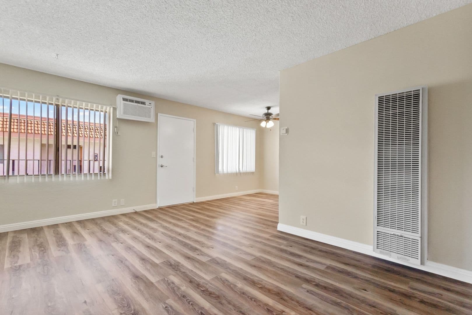 BELLFLOWER Apartment: 17818 WOODRUFF AVENUE