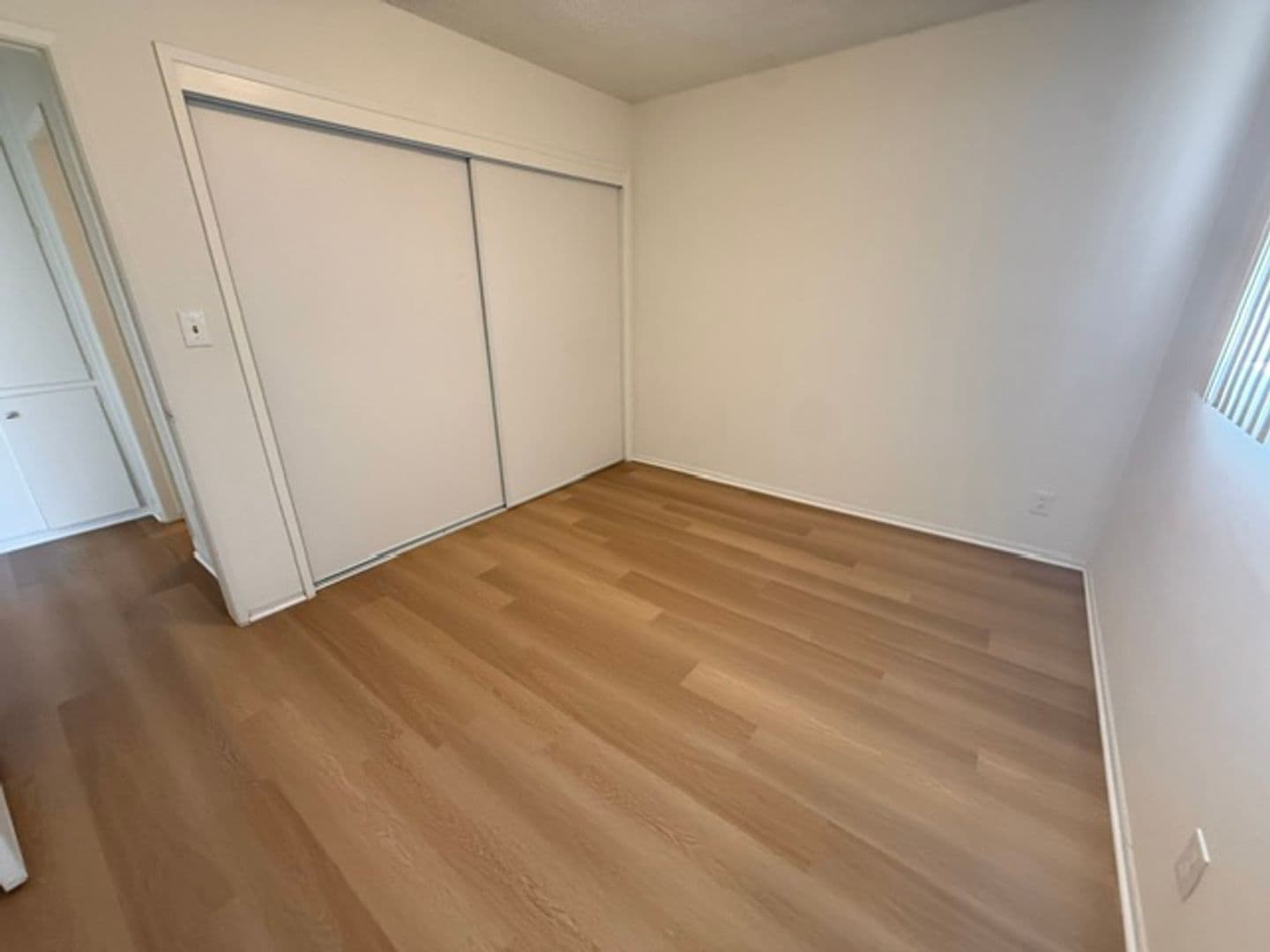 LYNWOOD Apartment: 3360 MARTIN L. KING - 15