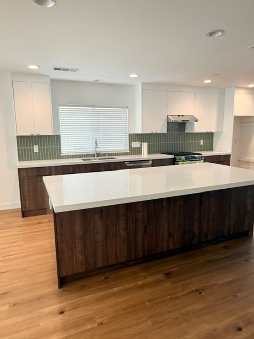 MONTEREY PARK House: 433 W HAMMEL ST