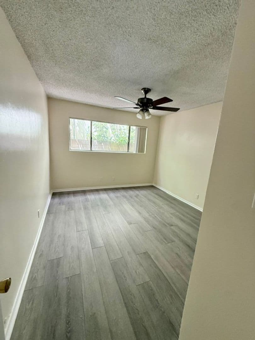 BELLFLOWER Apartment: 9830 RAMONA ST