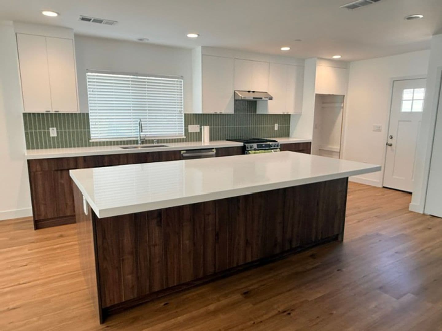 MONTEREY PARK House: 433 W HAMMEL ST