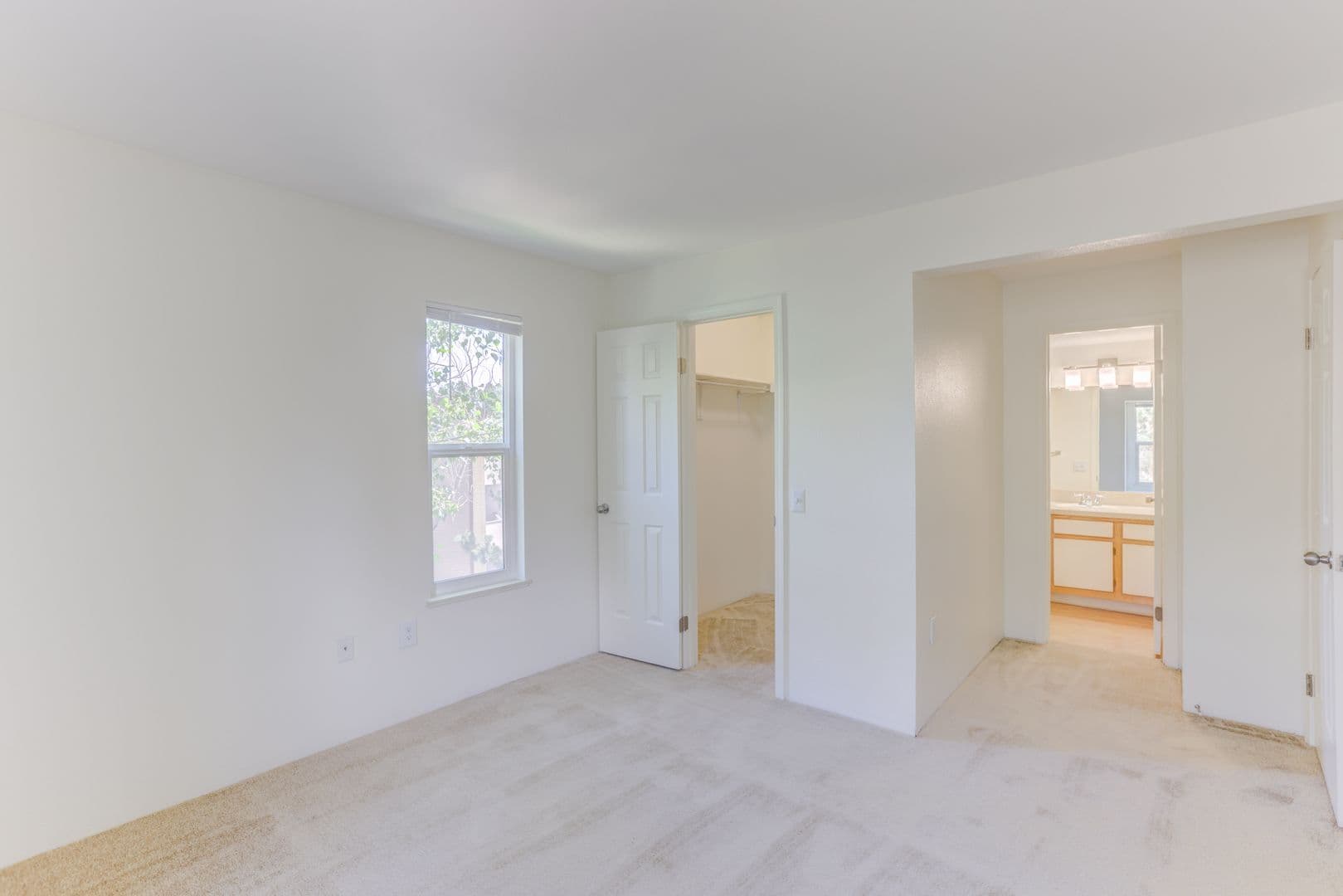Lakewood Apartment: 12598 W. Dakota Avenue