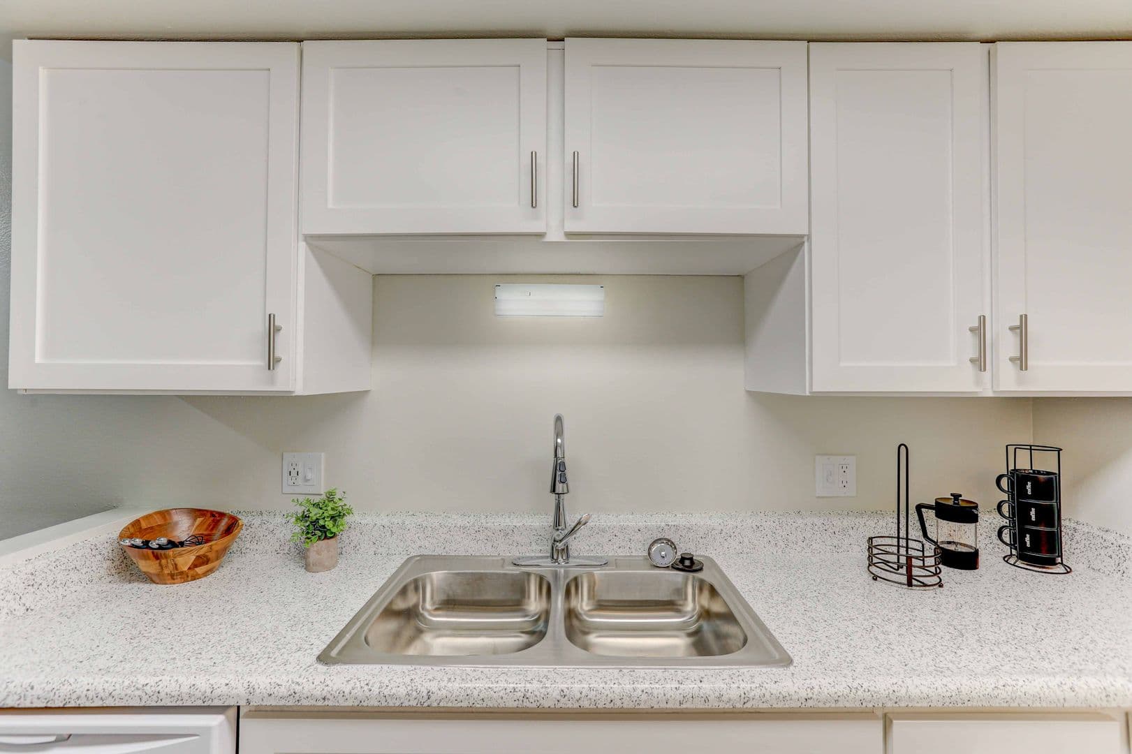 Golden Apartment: 17600 W 14th Ave.