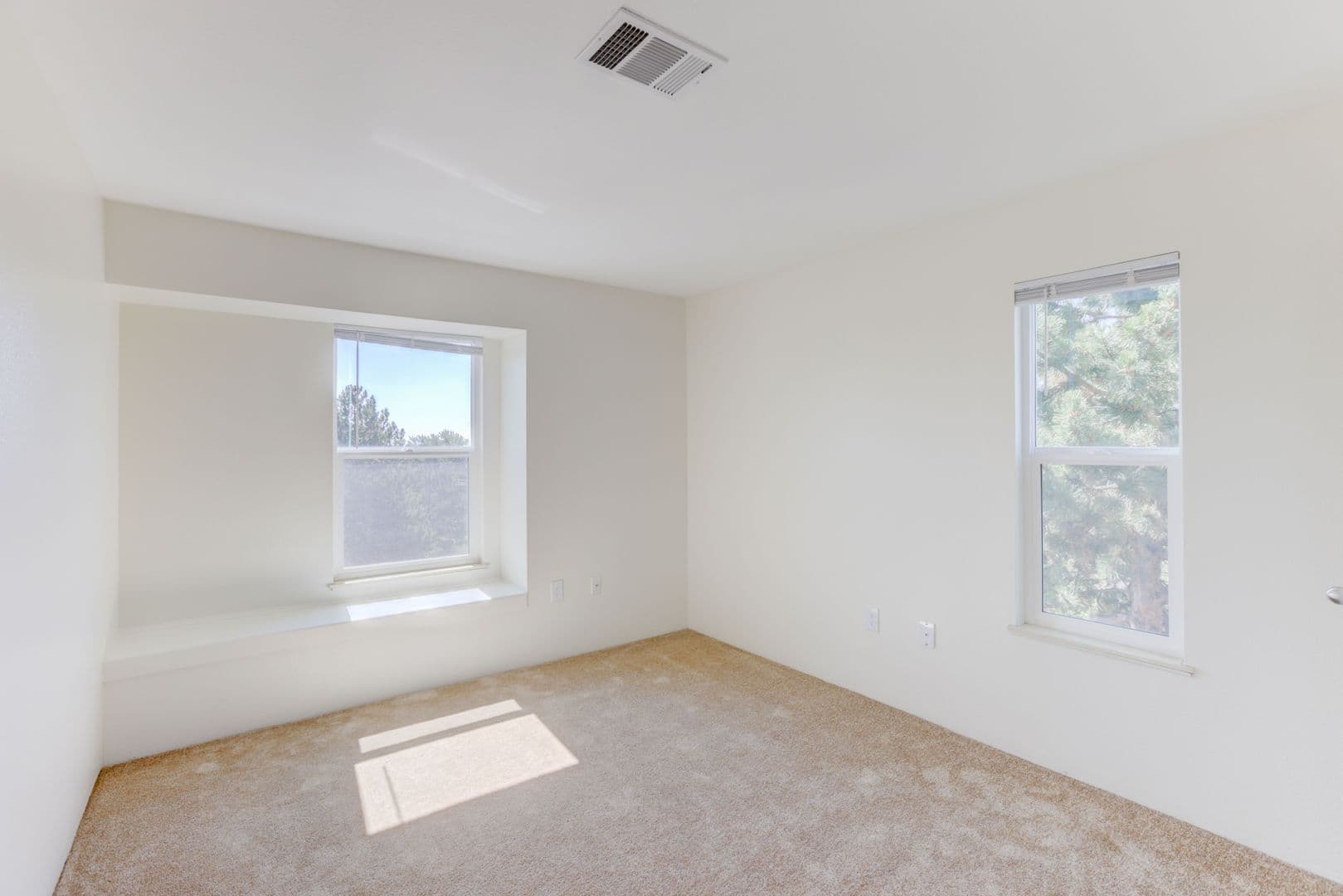 Lakewood Apartment: 12598 W. Dakota Avenue