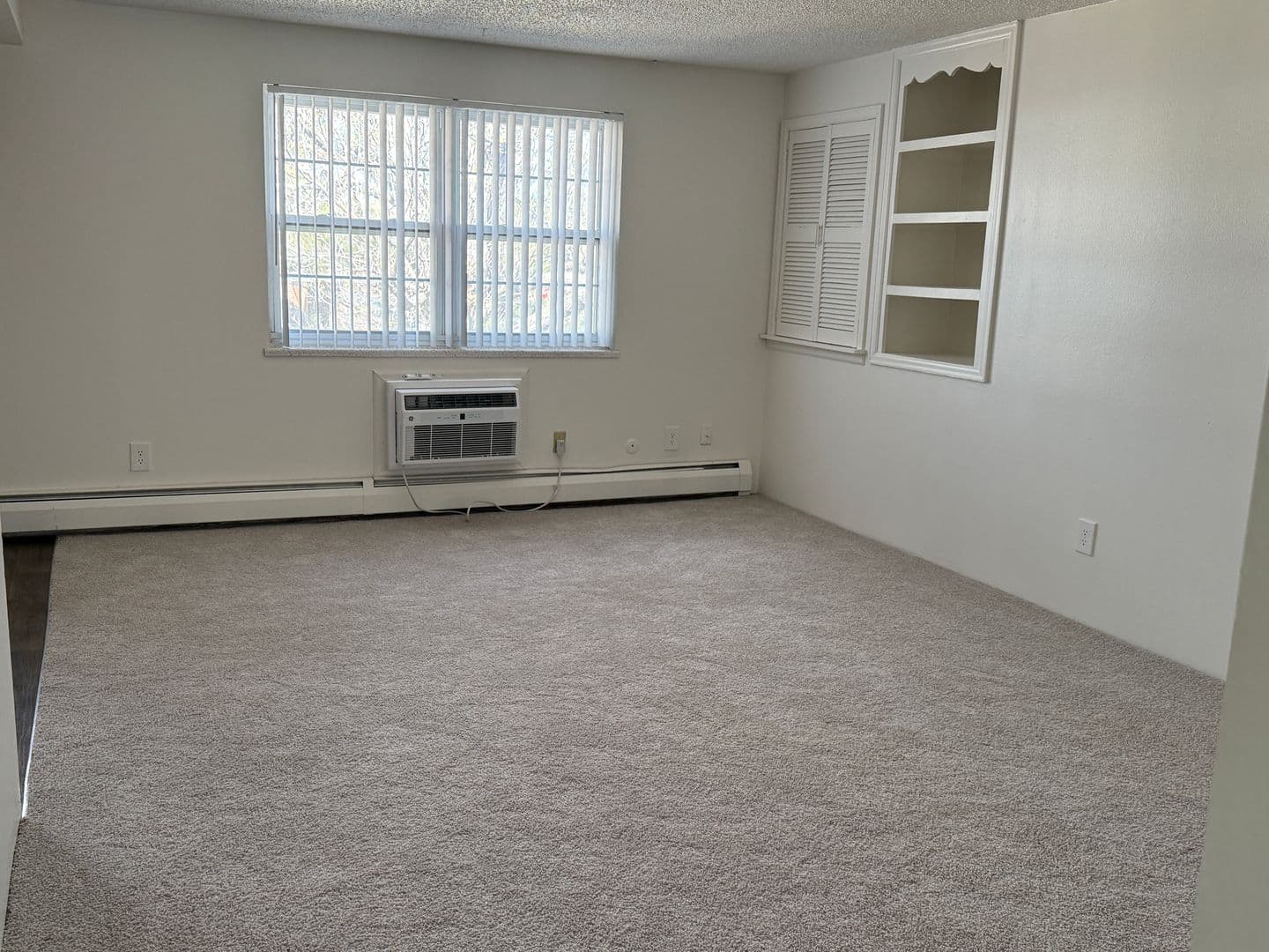 Lakewood Apartment: 11280 W. 20th Ave.