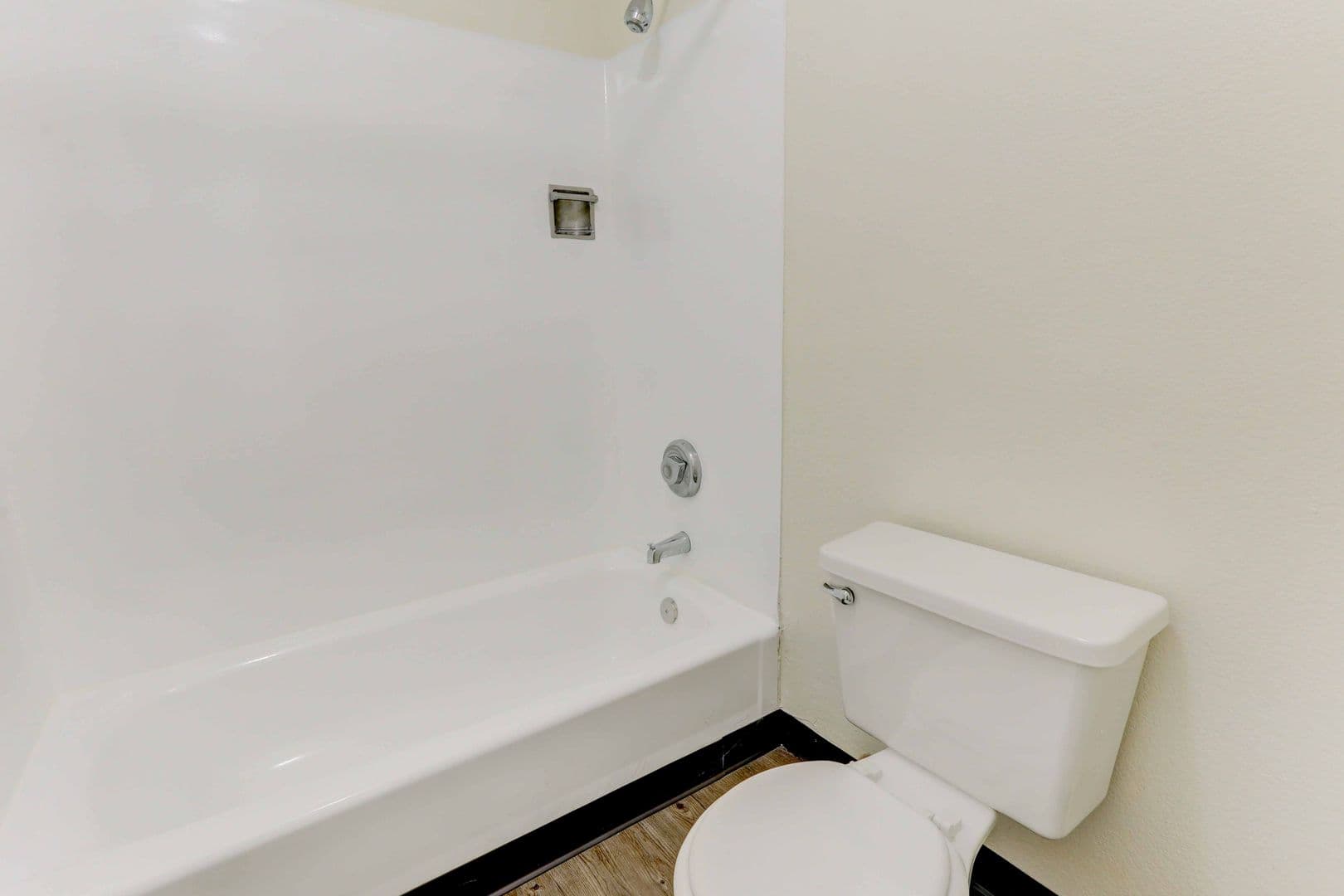 Lakewood Apartment: 12598 W. Dakota Avenue
